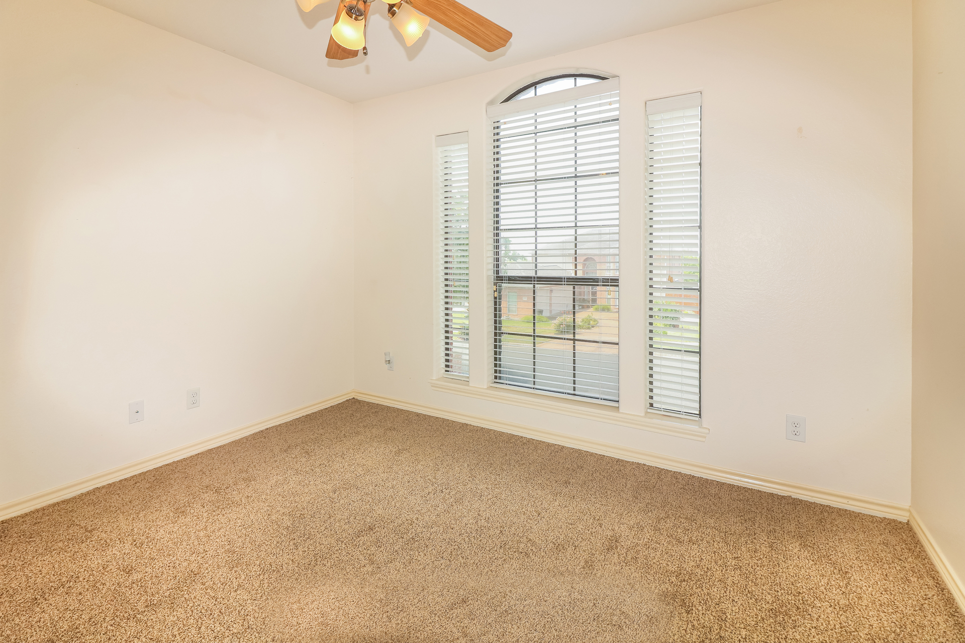 Photo 32 of 45 of 14925 Beal Dr, Corpus Christi, TX