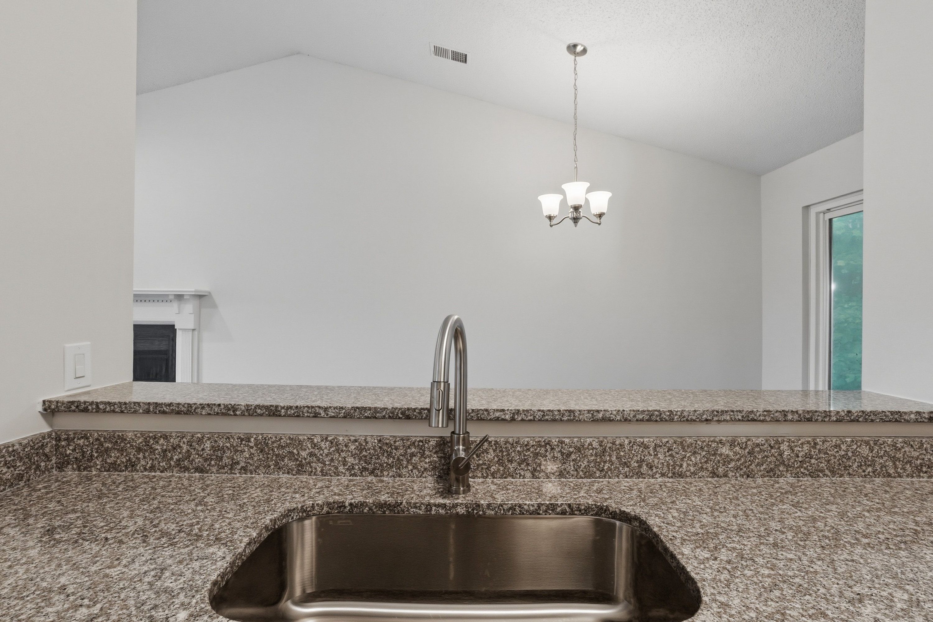 Photo 12 of 32 of 3318 Maison Ct, Lithonia, GA