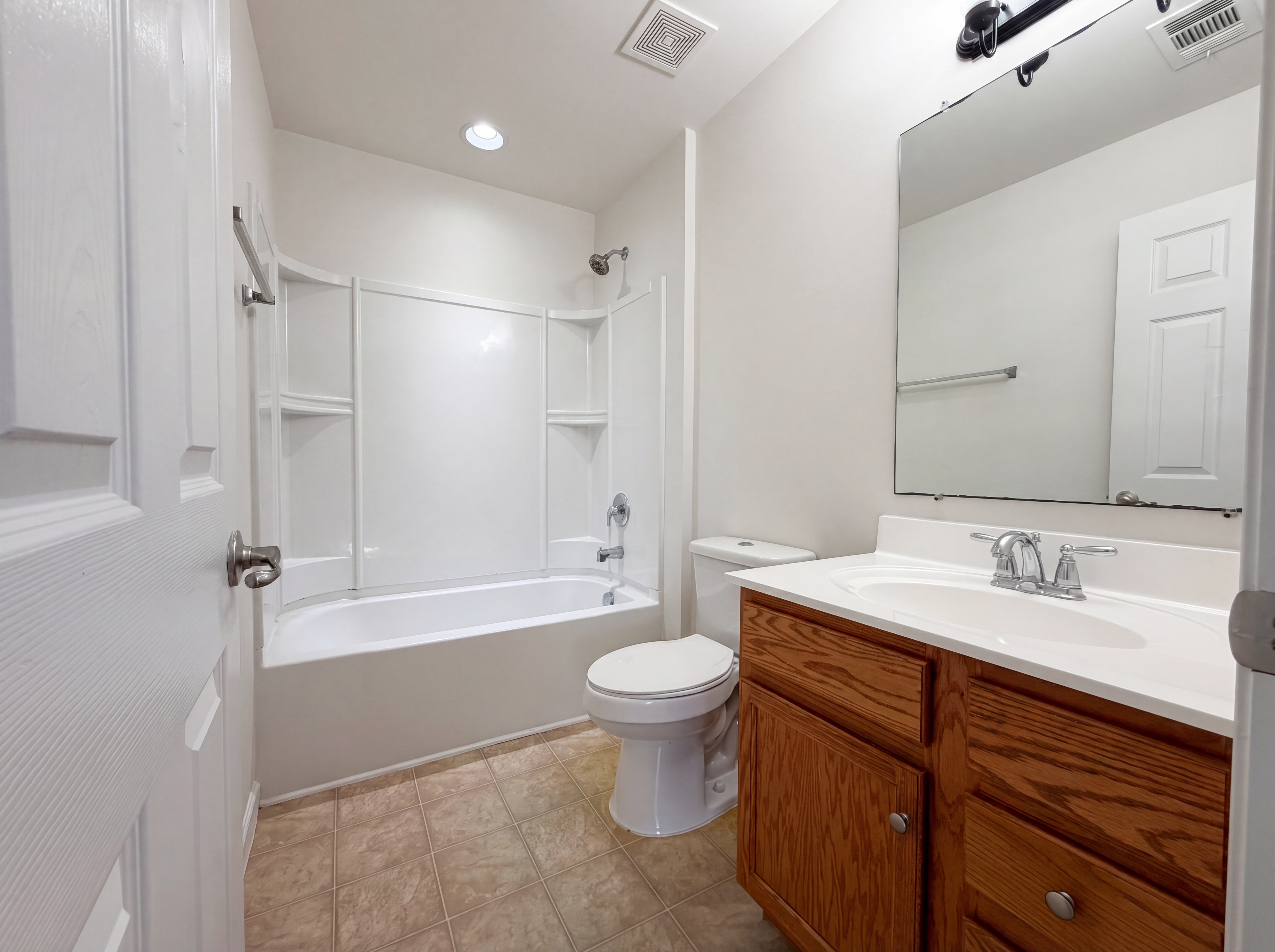 Photo 12 of 18 of 729 Maylene Dr, Madison, TN