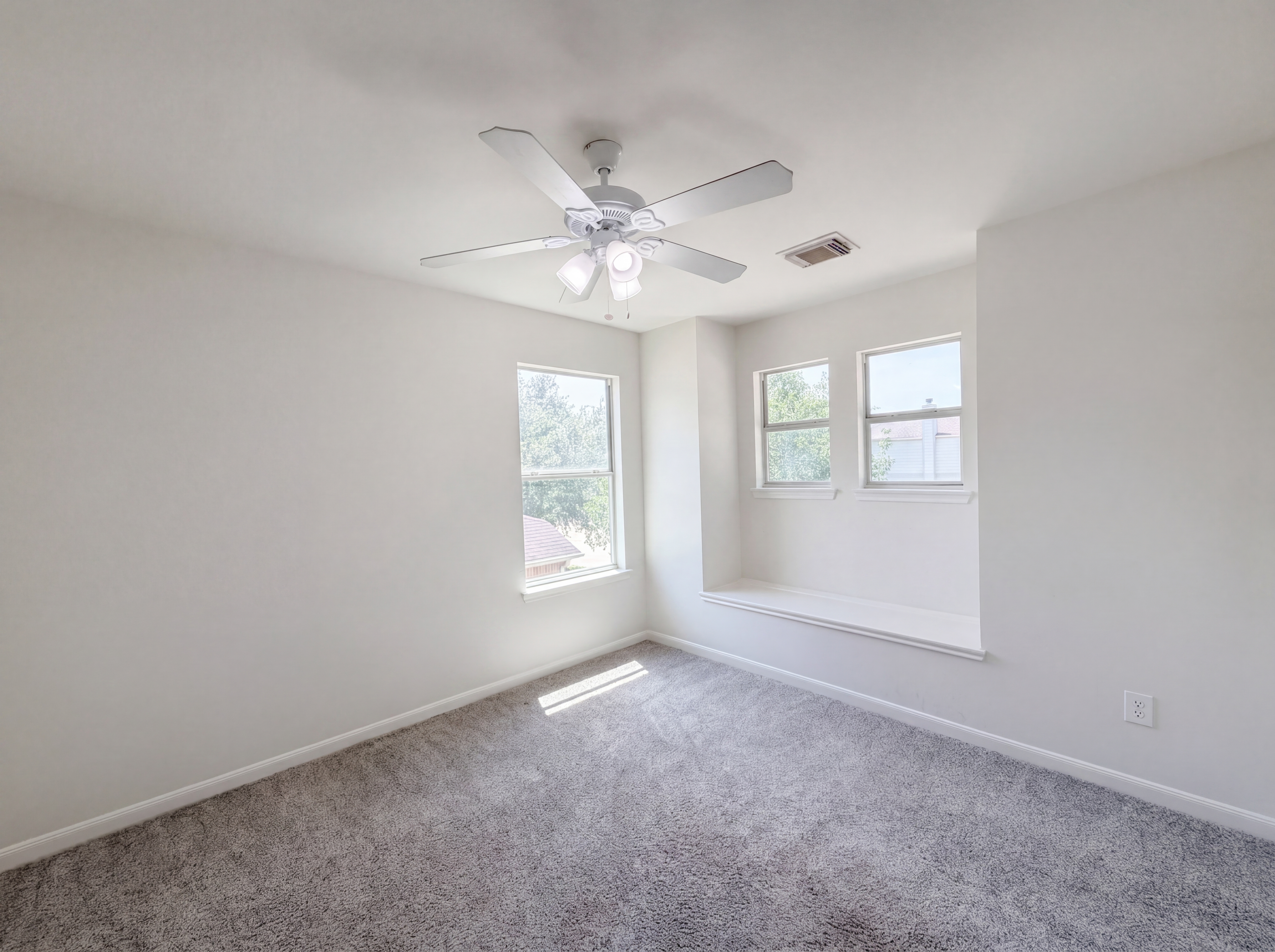 Photo 15 of 23 of 2711 Skyview Trace Ct, Houston, TX