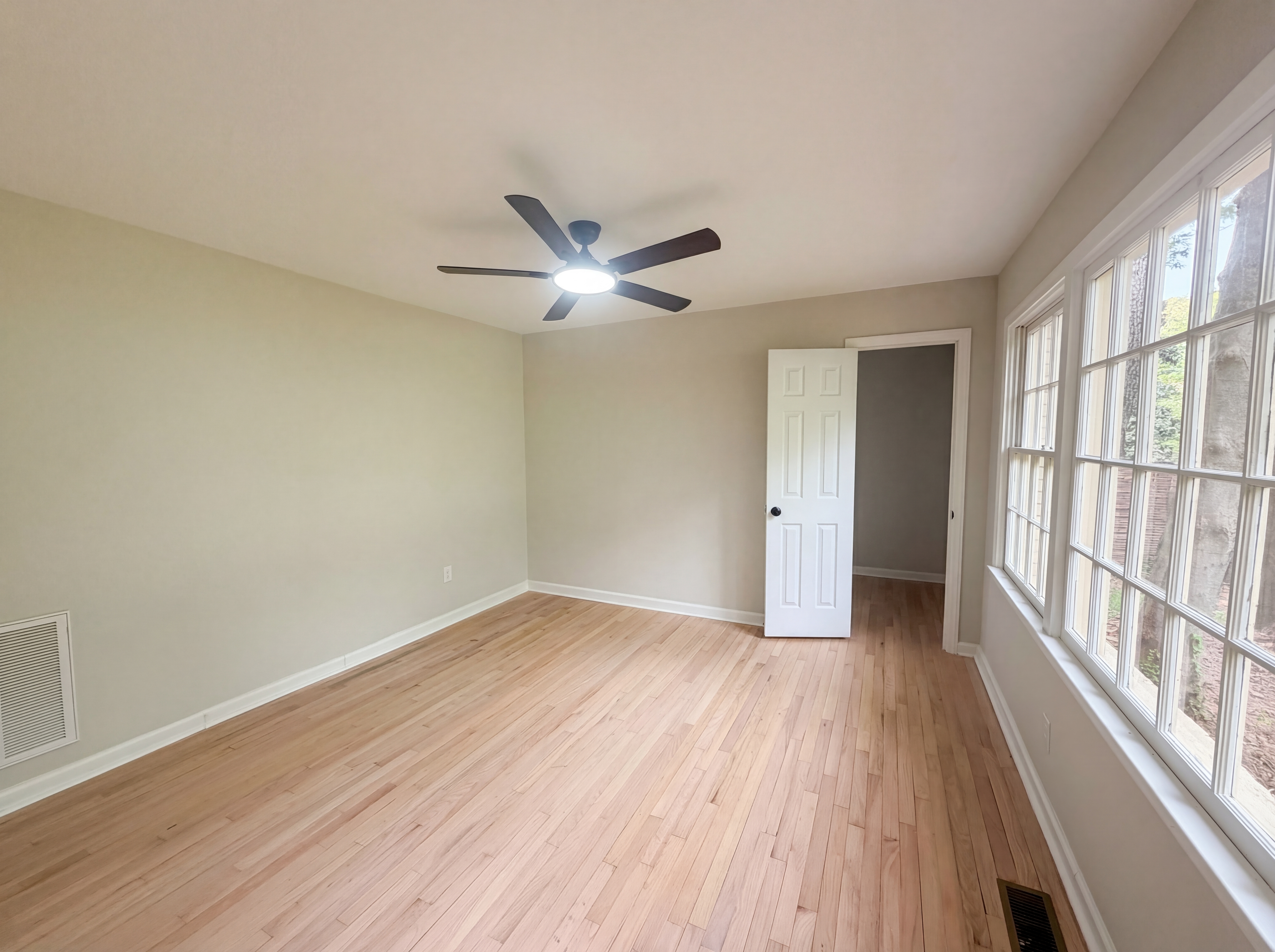 Photo 10 of 19 of 4117 White Pine Dr, Raleigh, NC