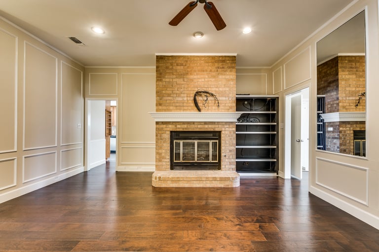Photo 7 of 36 - 2218 Carmel Dr, Carrollton, TX 75006