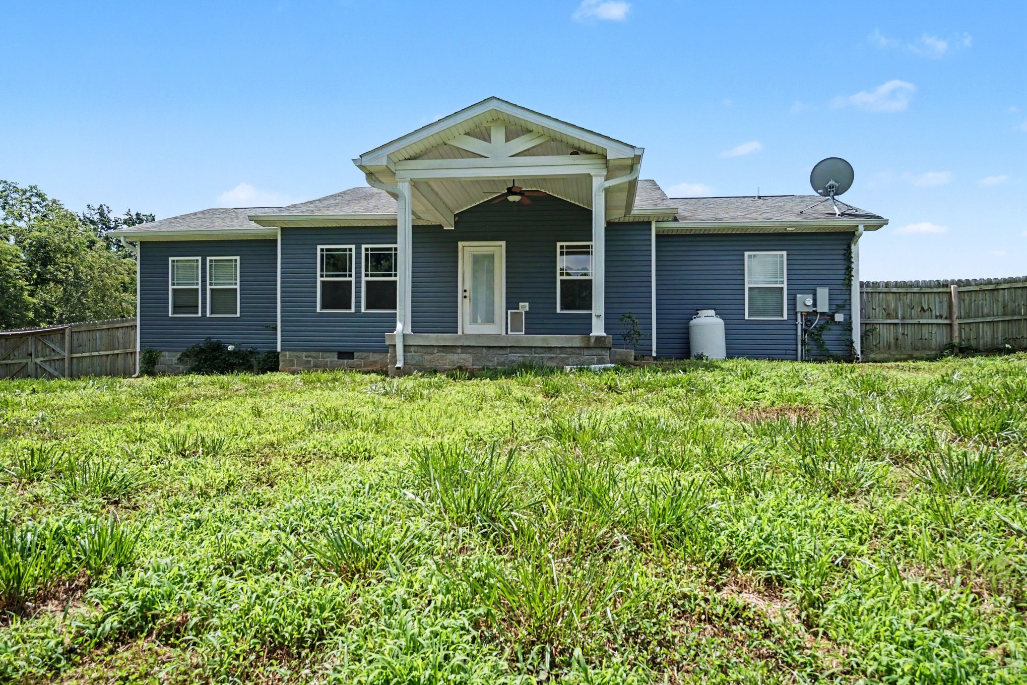 Photo 5 of 20 of 3000 Noble Ct, Waco, KY