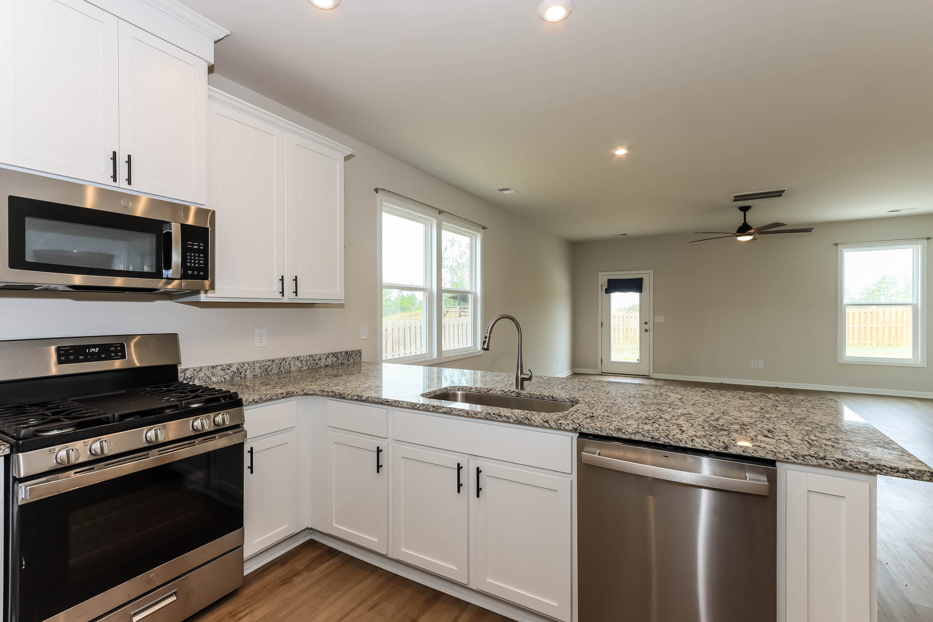 Photo 5 of 22 of 426 Midland Pines Dr, Graniteville, SC