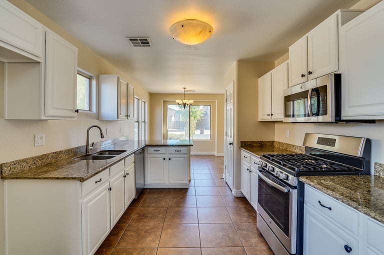 Photo 5 of 20 - 4336 E Rousay Dr, San Tan Valley, AZ 85140