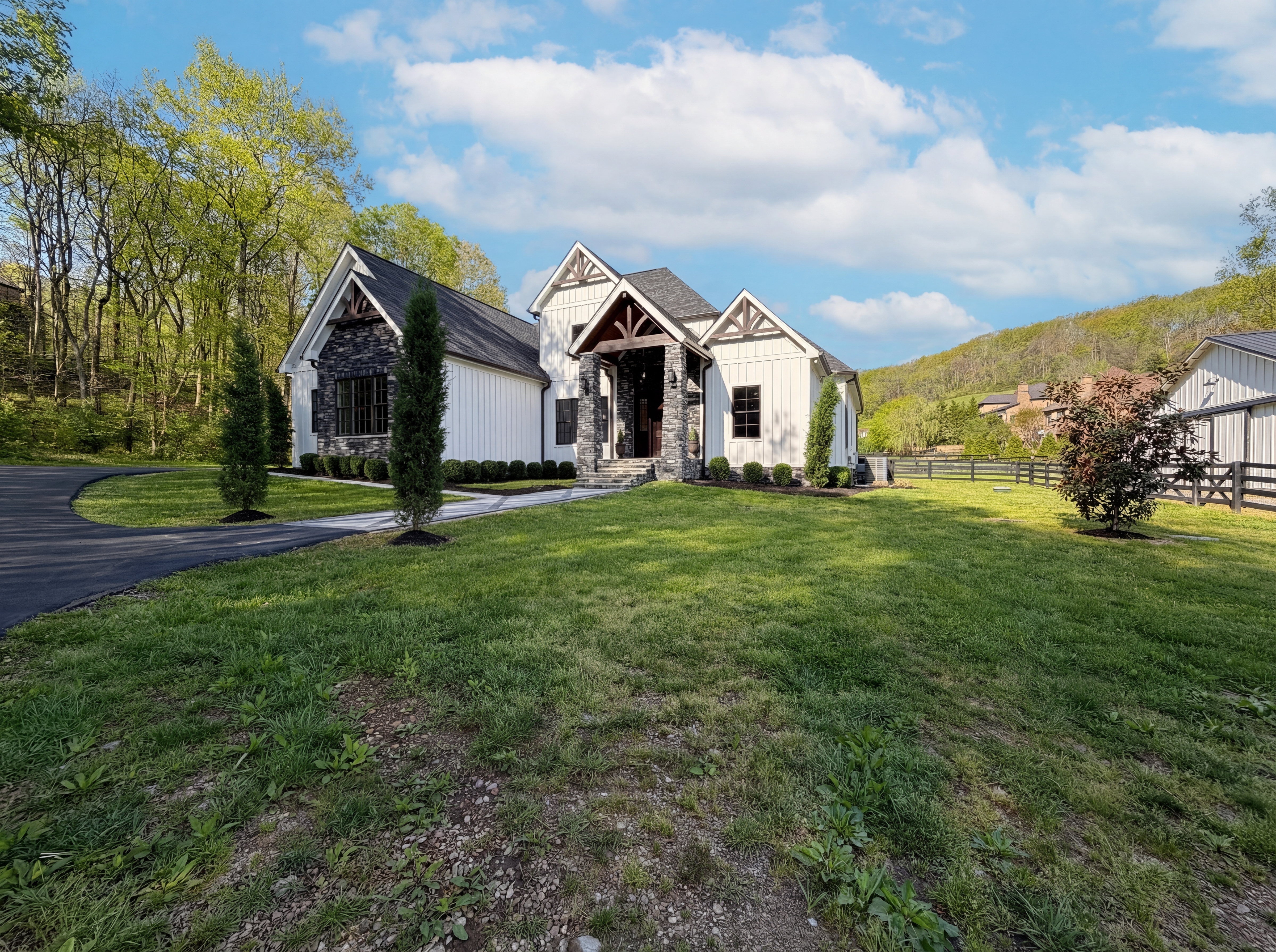Photo 10 of 54 of 4450 Savage Pointe Dr, Franklin, TN