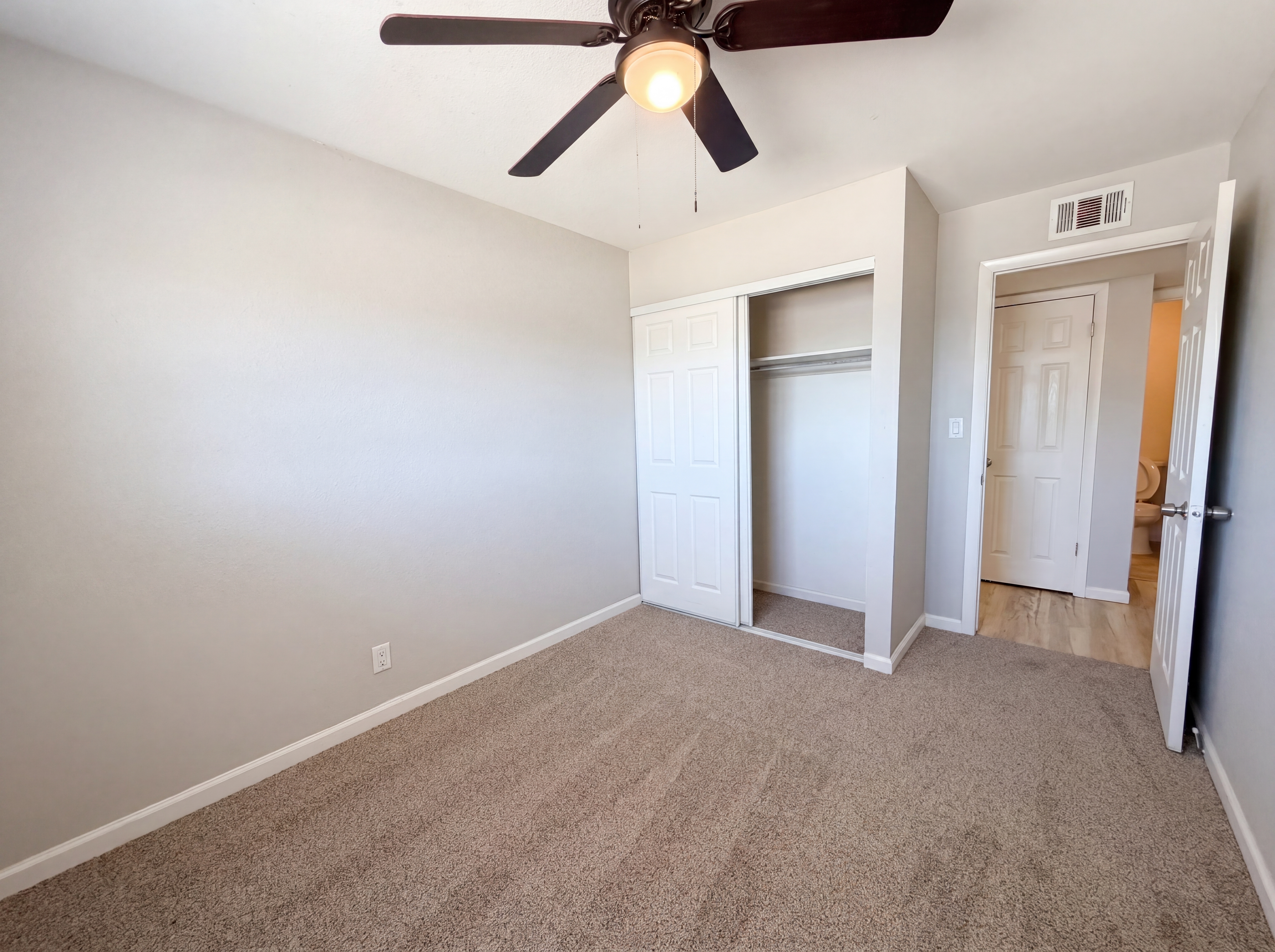 Photo 13 of 29 of 8631 S 6th St, Phoenix, AZ