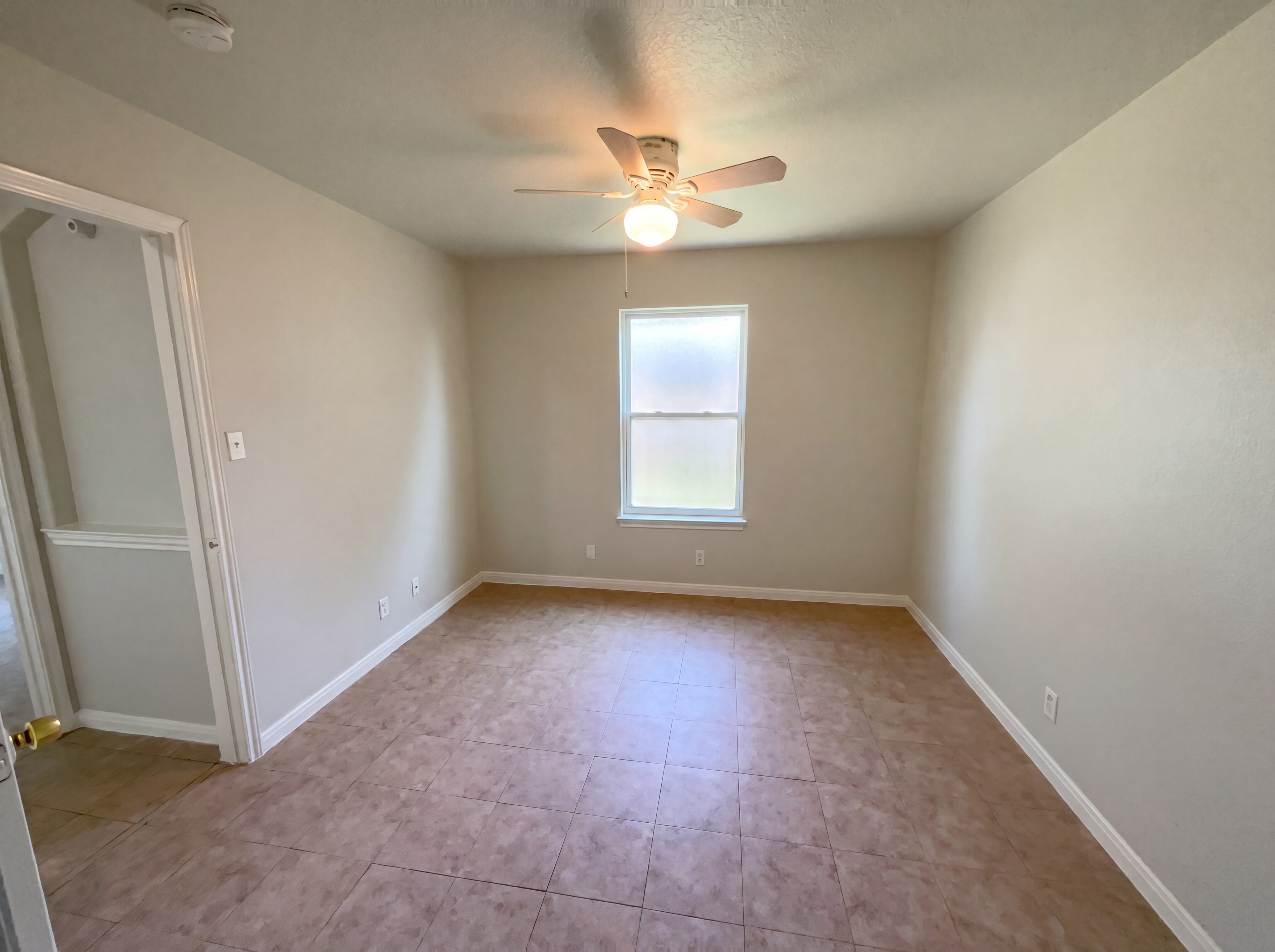 Photo 12 of 17 of 236 Lawton St, San Antonio, TX