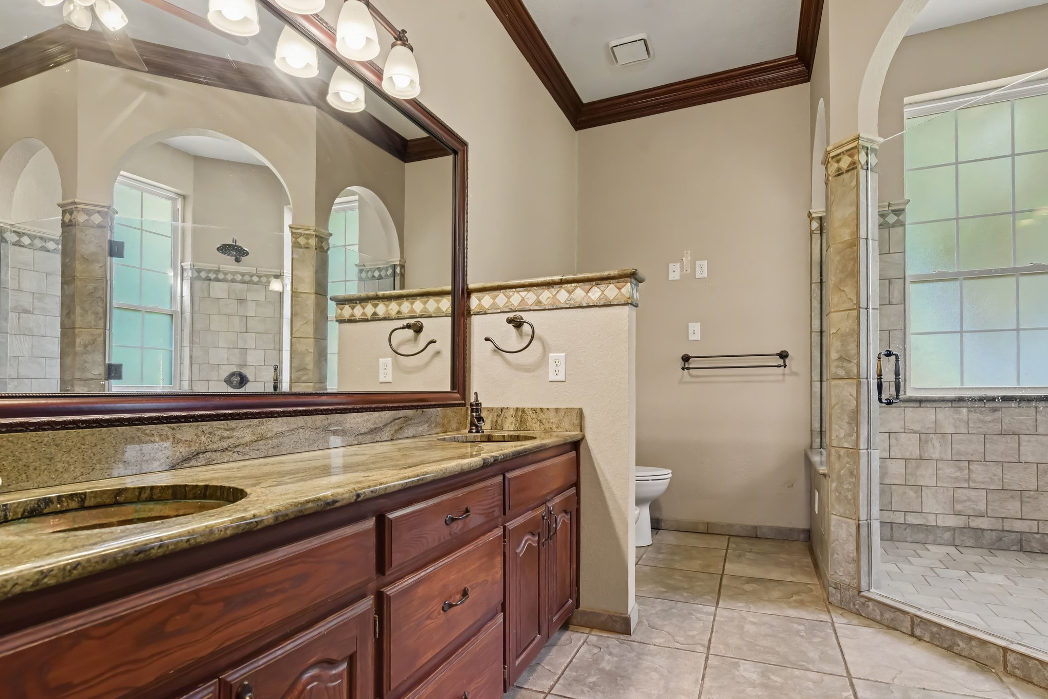 Photo 16 of 28 of 8304 Karen Ln, Terrell, TX