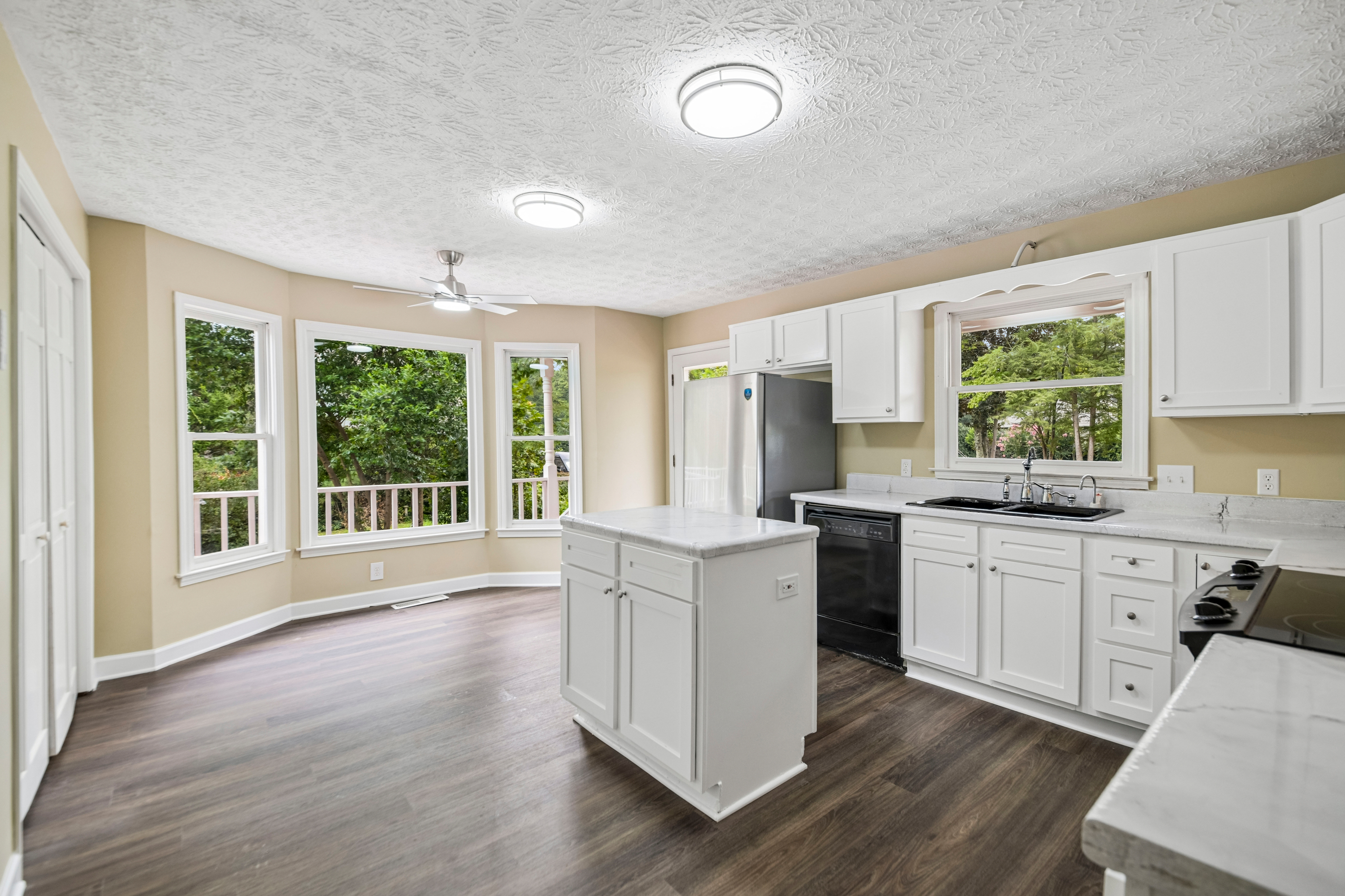 Photo 13 of 34 of 2321 Murdock Rd, Marietta, GA