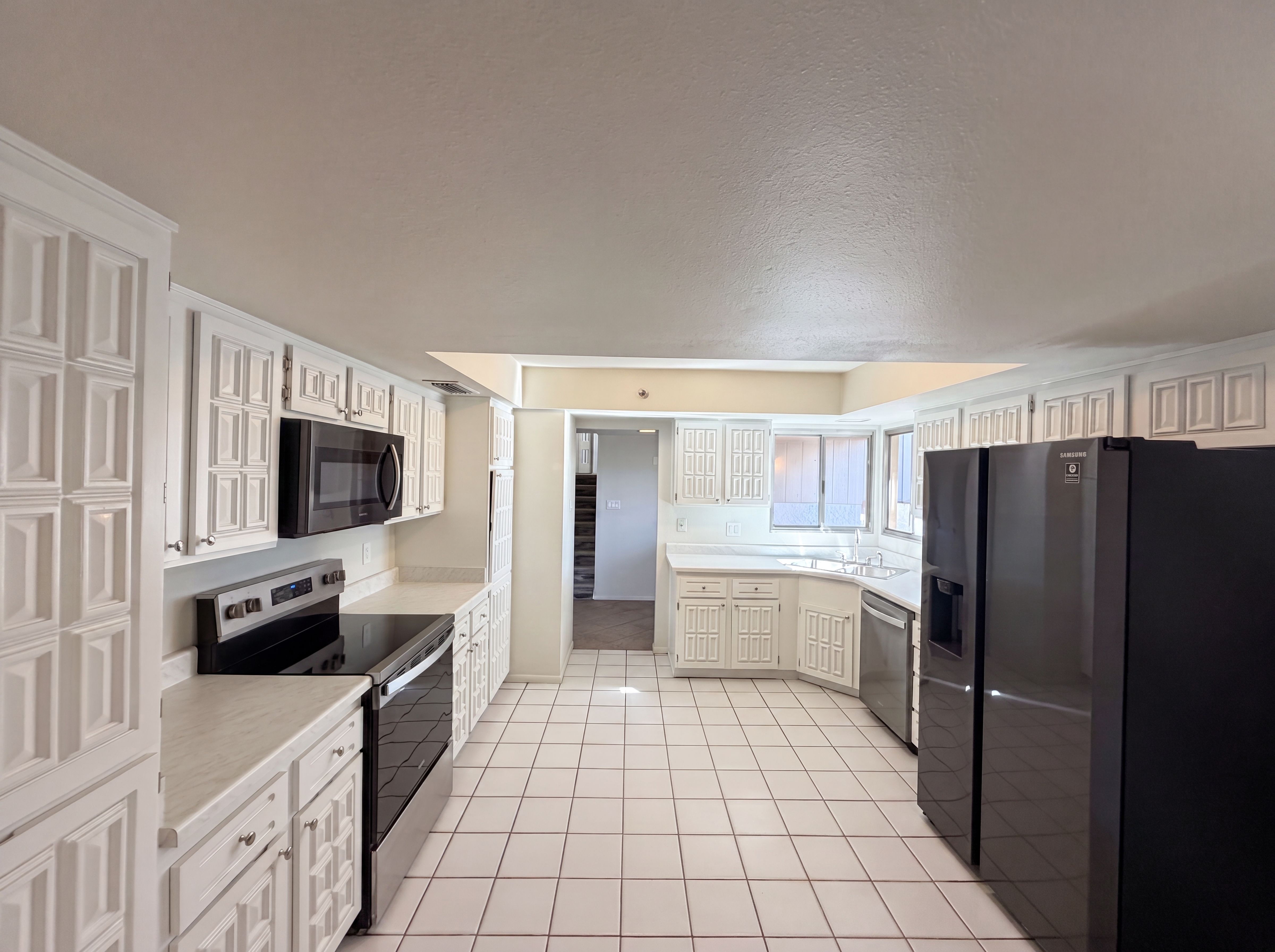 Photo 7 of 33 of 15248 N 53rd Ave, Glendale, AZ