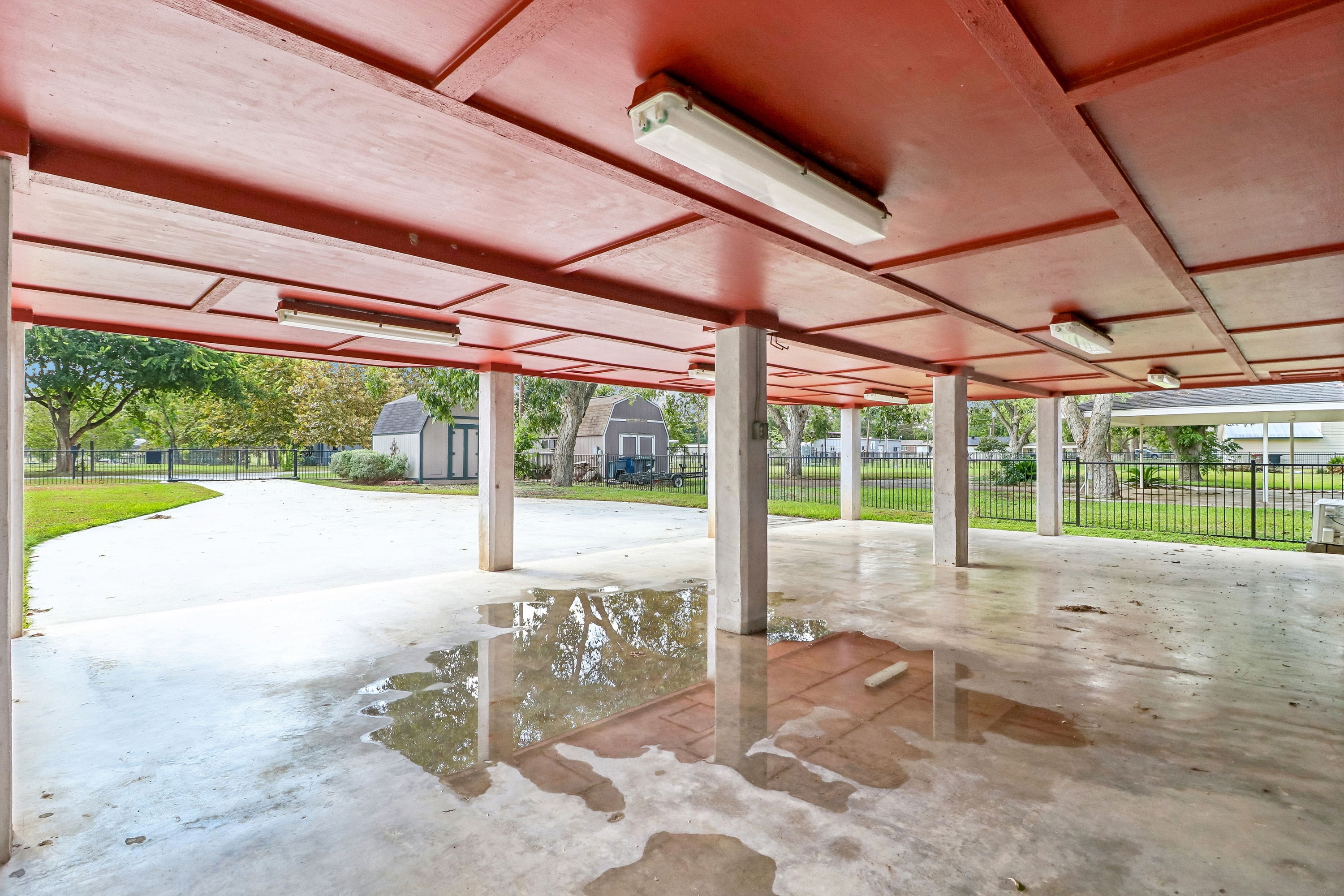 Photo 6 of 47 of 1321 E Zipp Rd, New Braunfels, TX