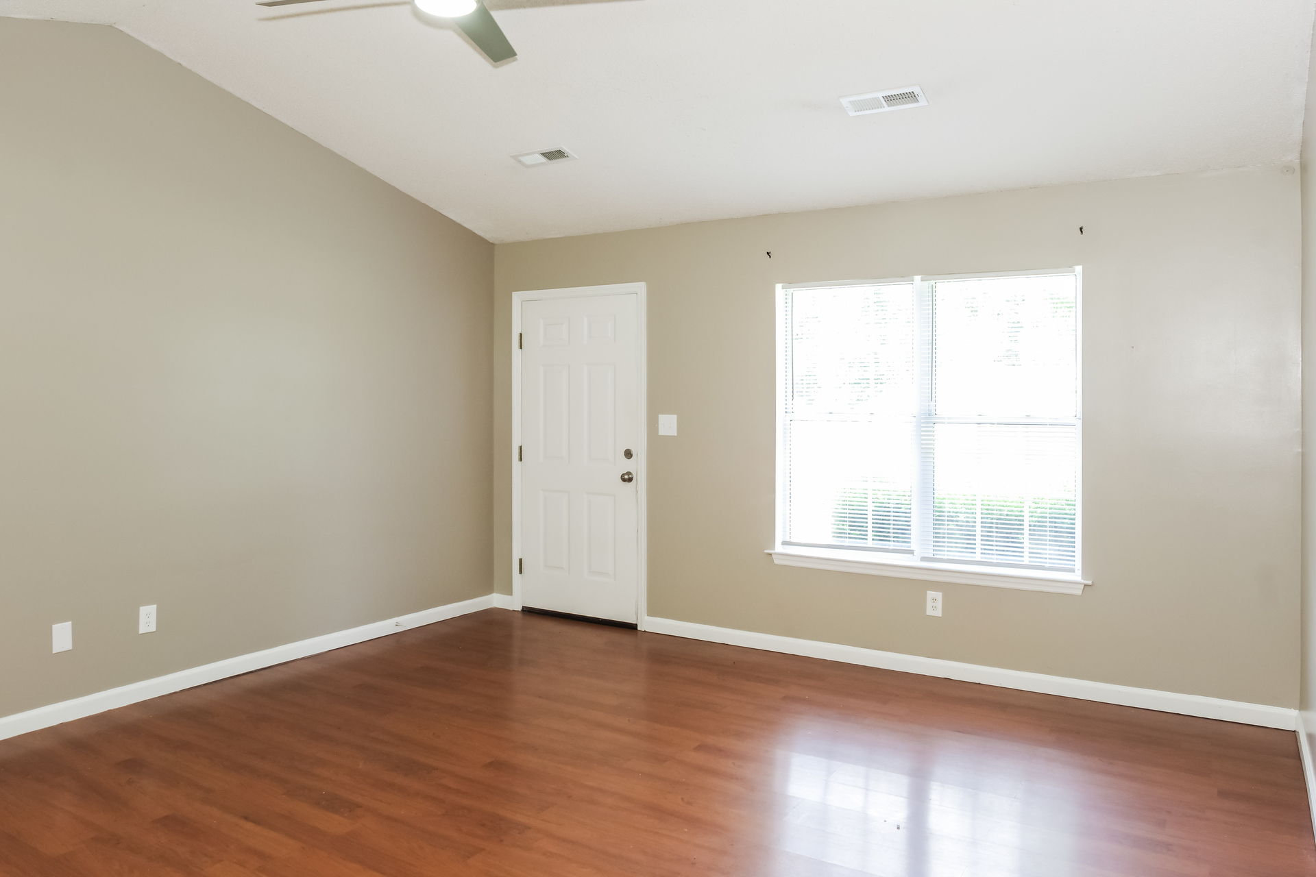 Photo 5 of 21 of 338 Buffalo Creek Dr, Toney, AL