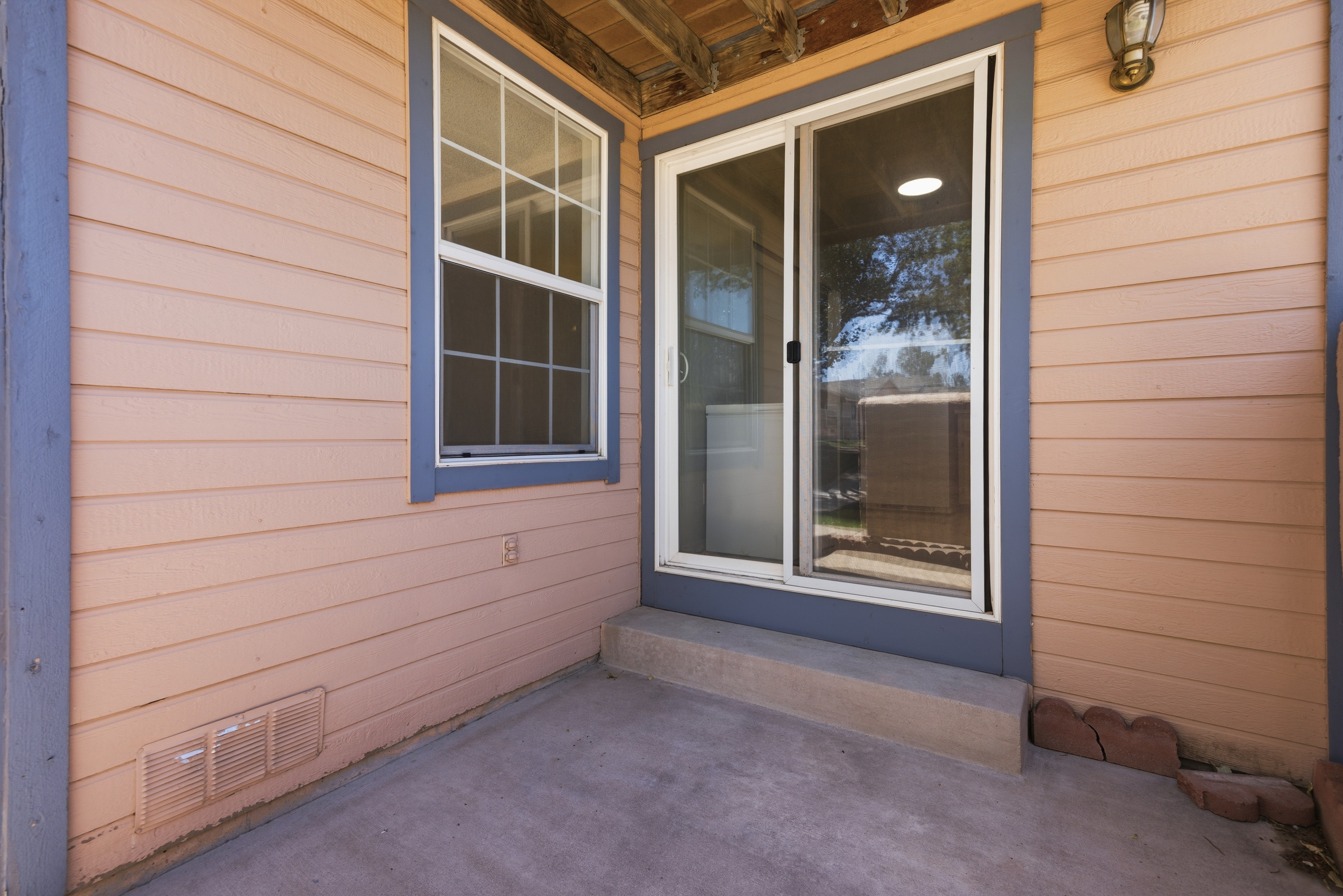 Photo 4 of 34 of 6601 Bobtail Dr, Colorado Springs, CO
