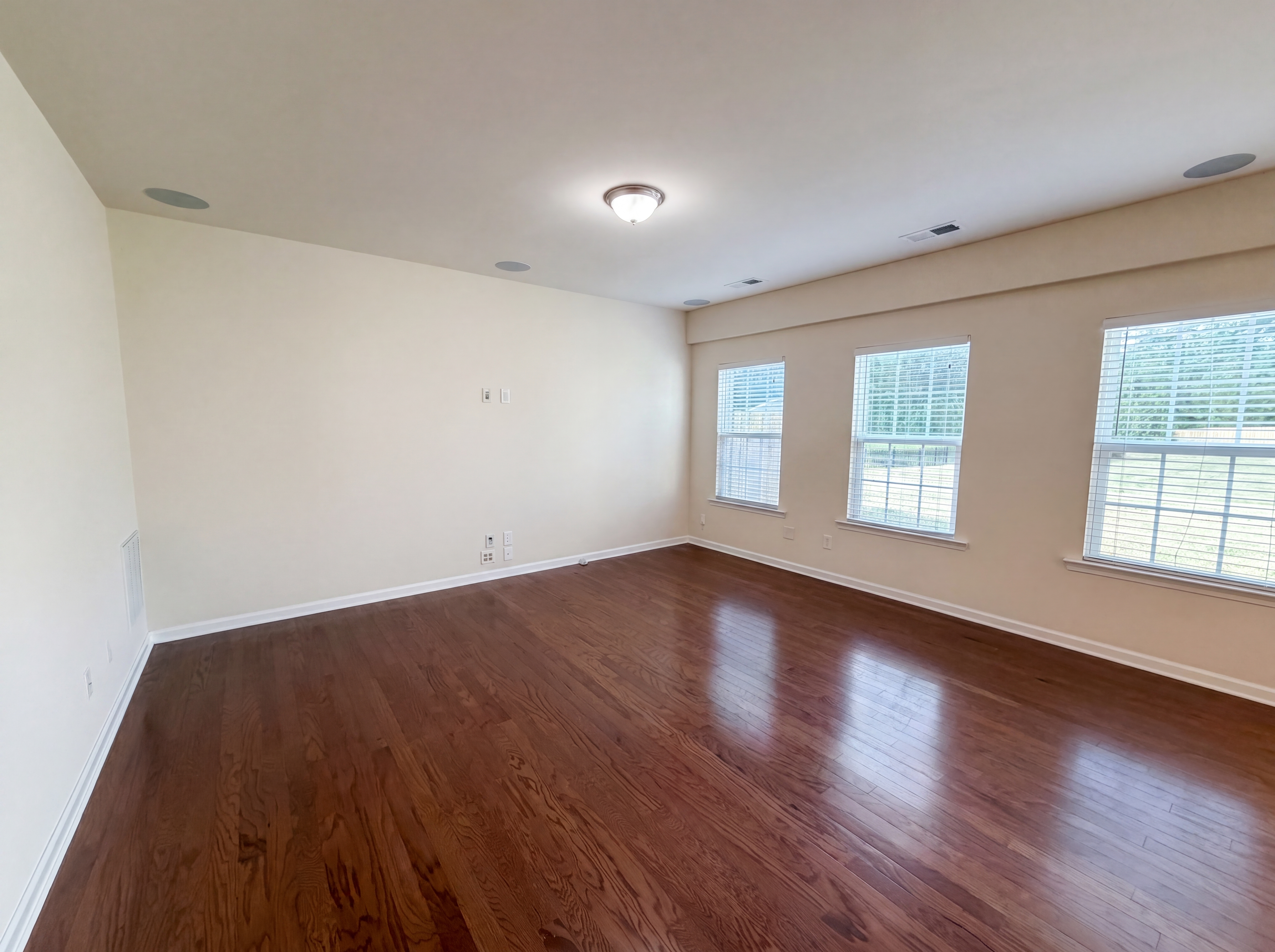 Photo 3 of 18 of 3713 Banana Ln, Midlothian, VA