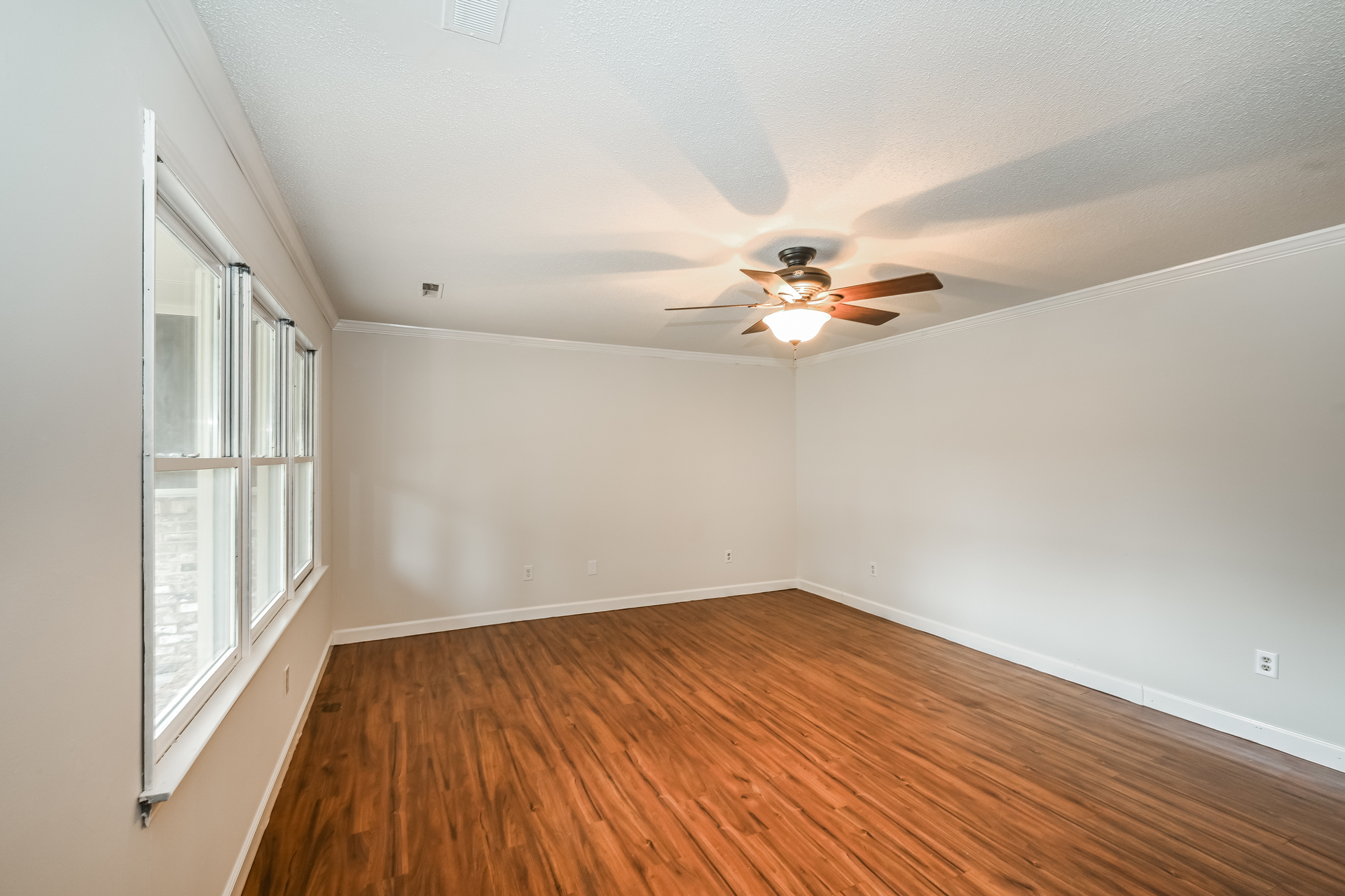 Photo 7 of 21 of 320 Aqua Dr, Forest City, NC