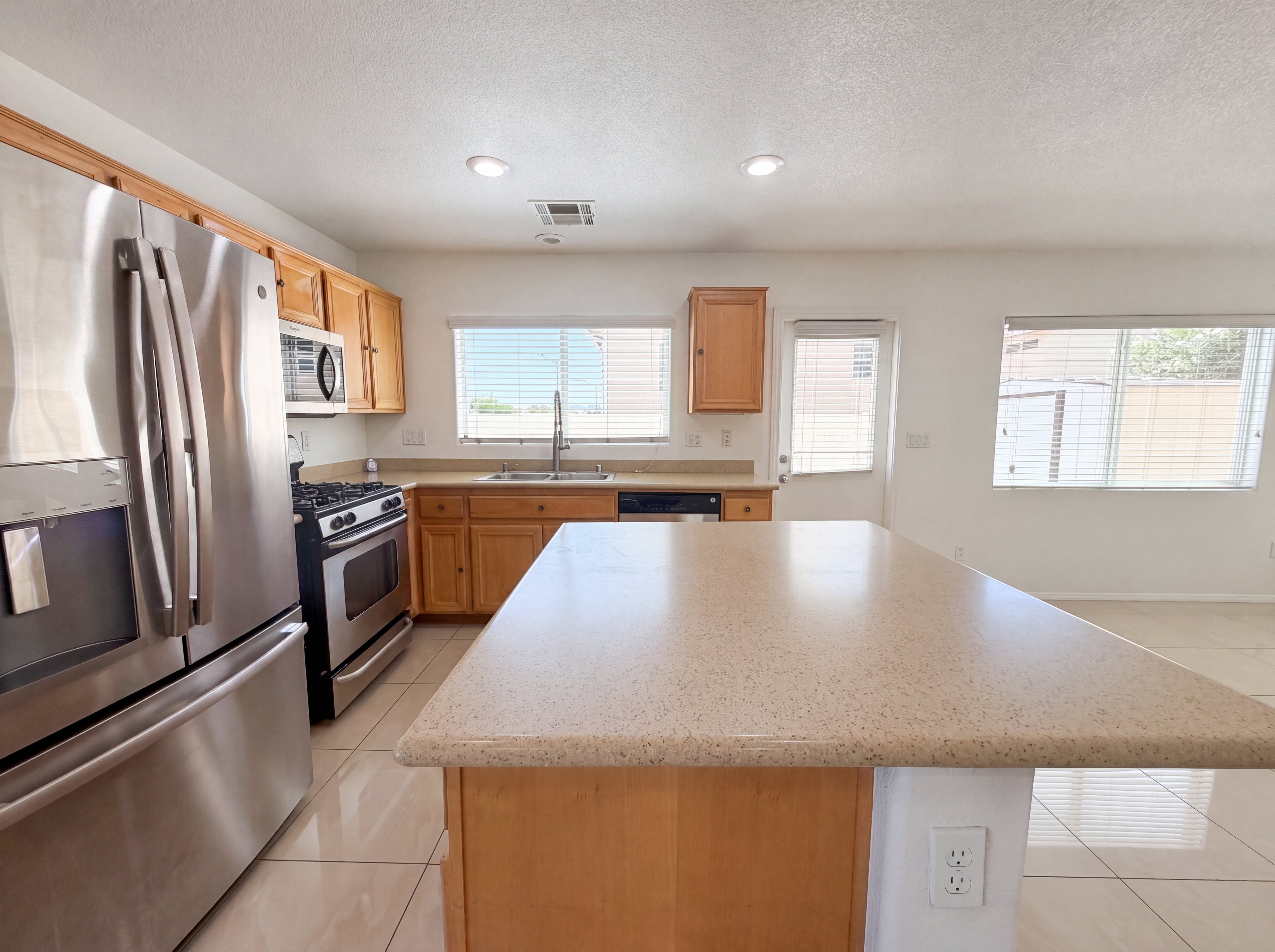 Photo 10 of 24 of 10506 Yuha Desert Ct, Las Vegas, NV