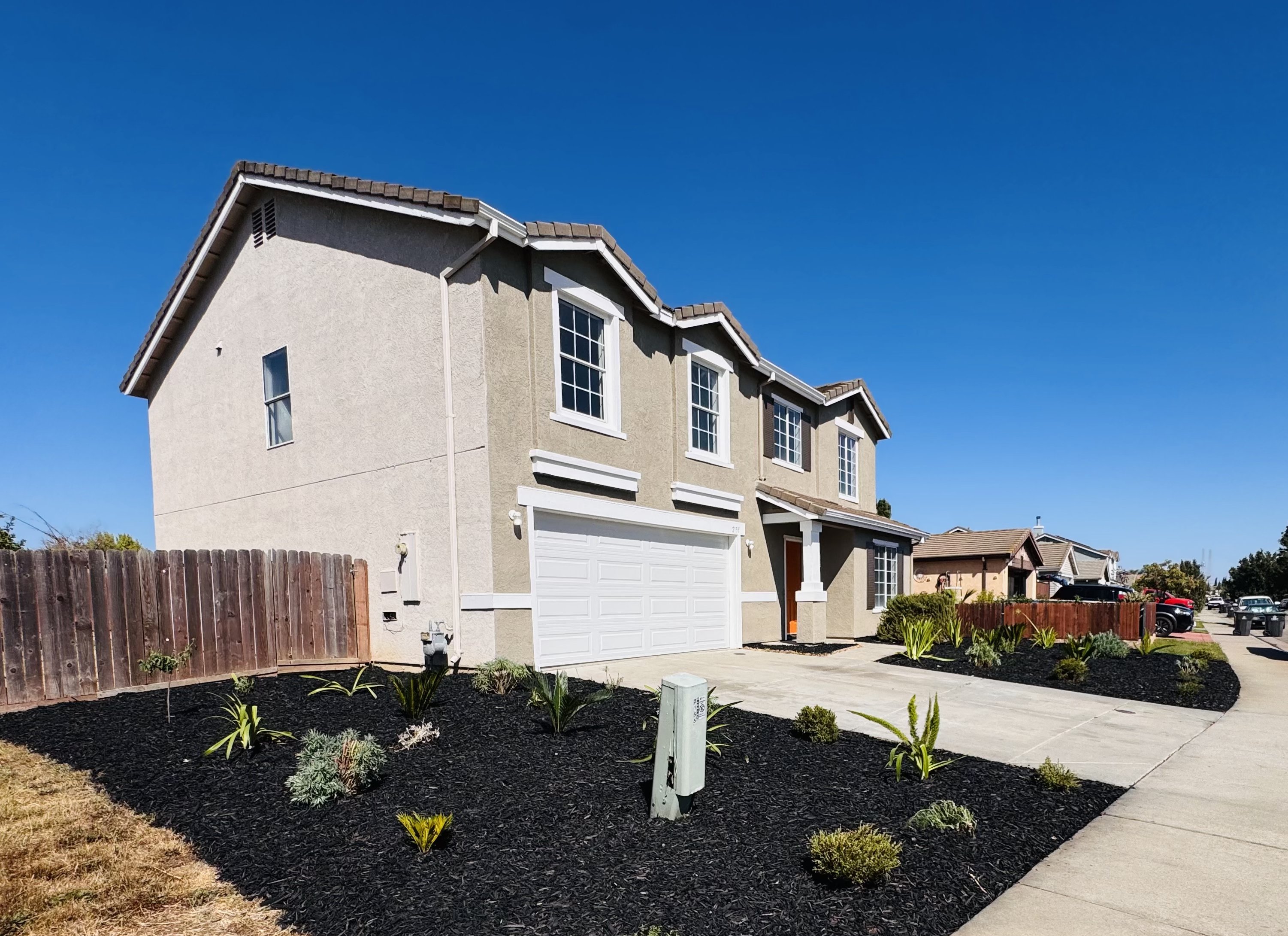 Photo 6 of 31 of 2155 Watercourse St, Stockton, CA