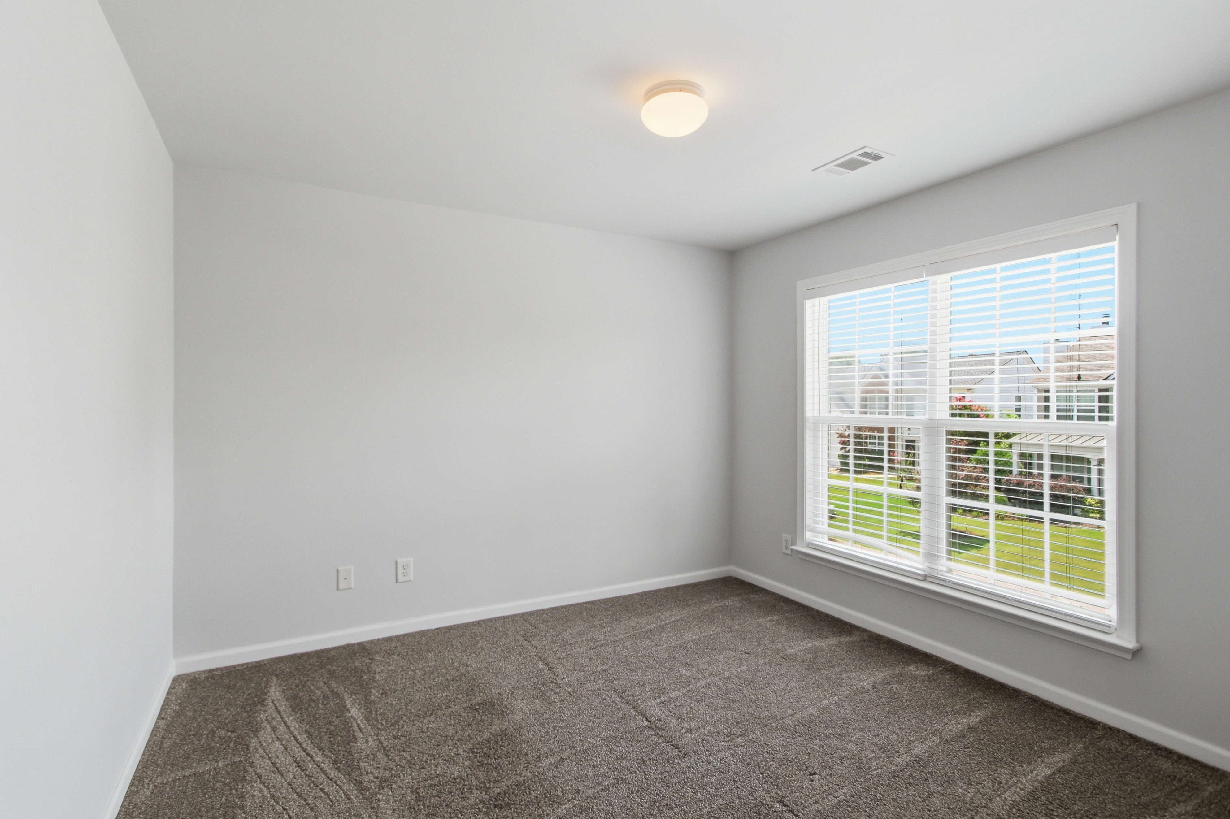 Photo 19 of 38 of 703 Aroura Dr, Woodstock, GA
