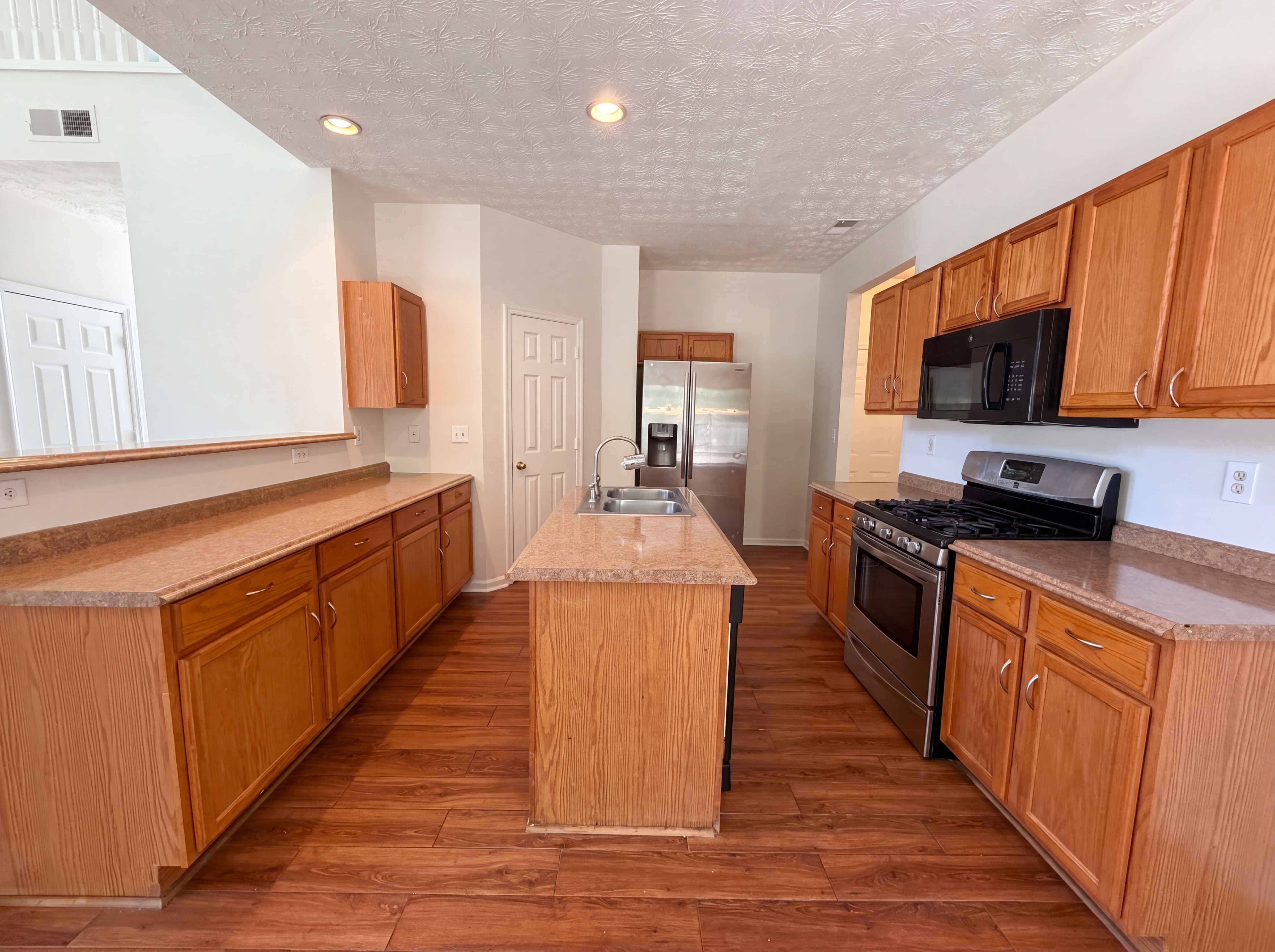 Photo 2 of 55 of 835 Shadow Lake Dr, Lithonia, GA