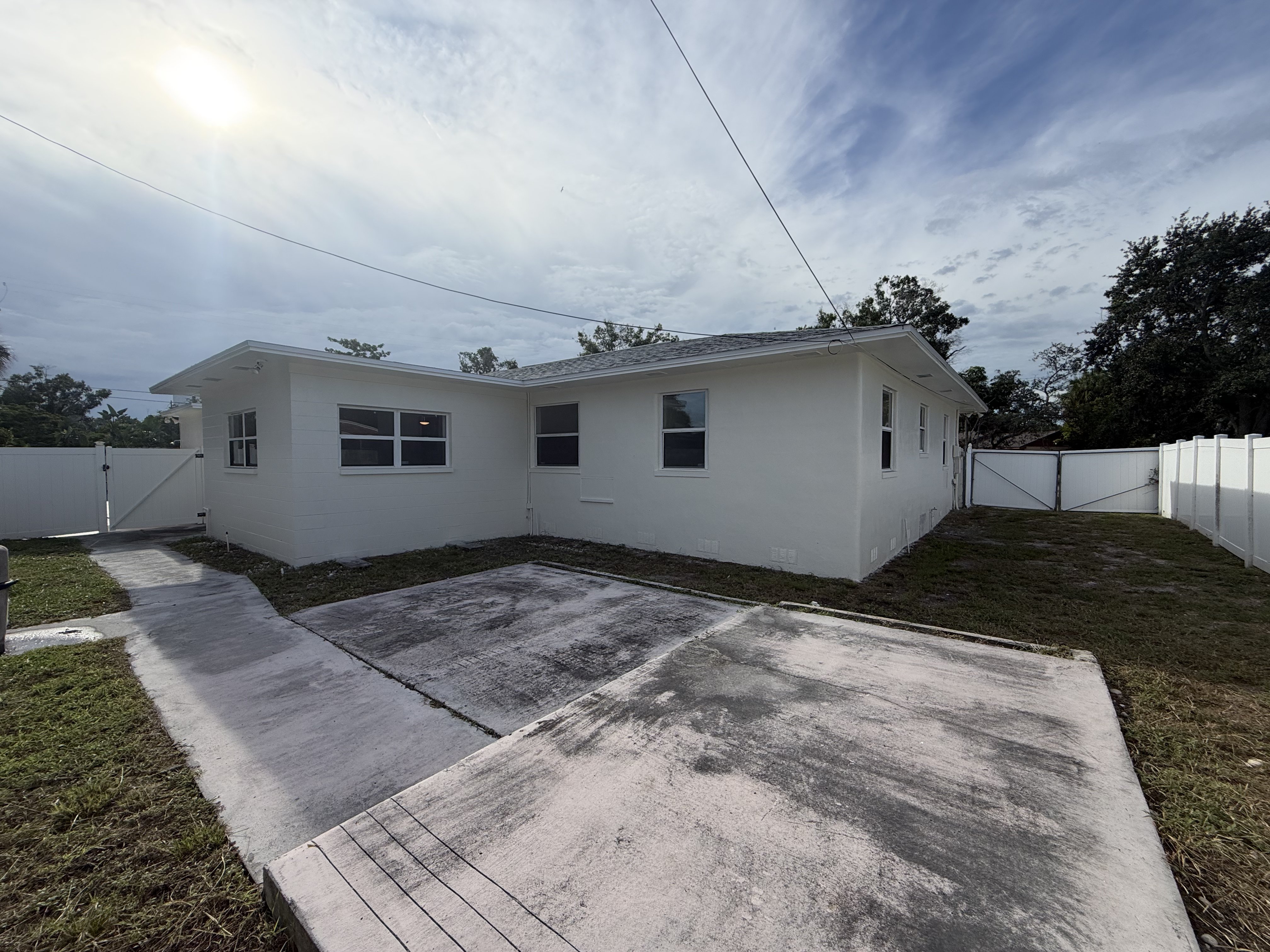 Photo 12 of 34 of 601 Myrtle Way S, Saint Petersburg, FL