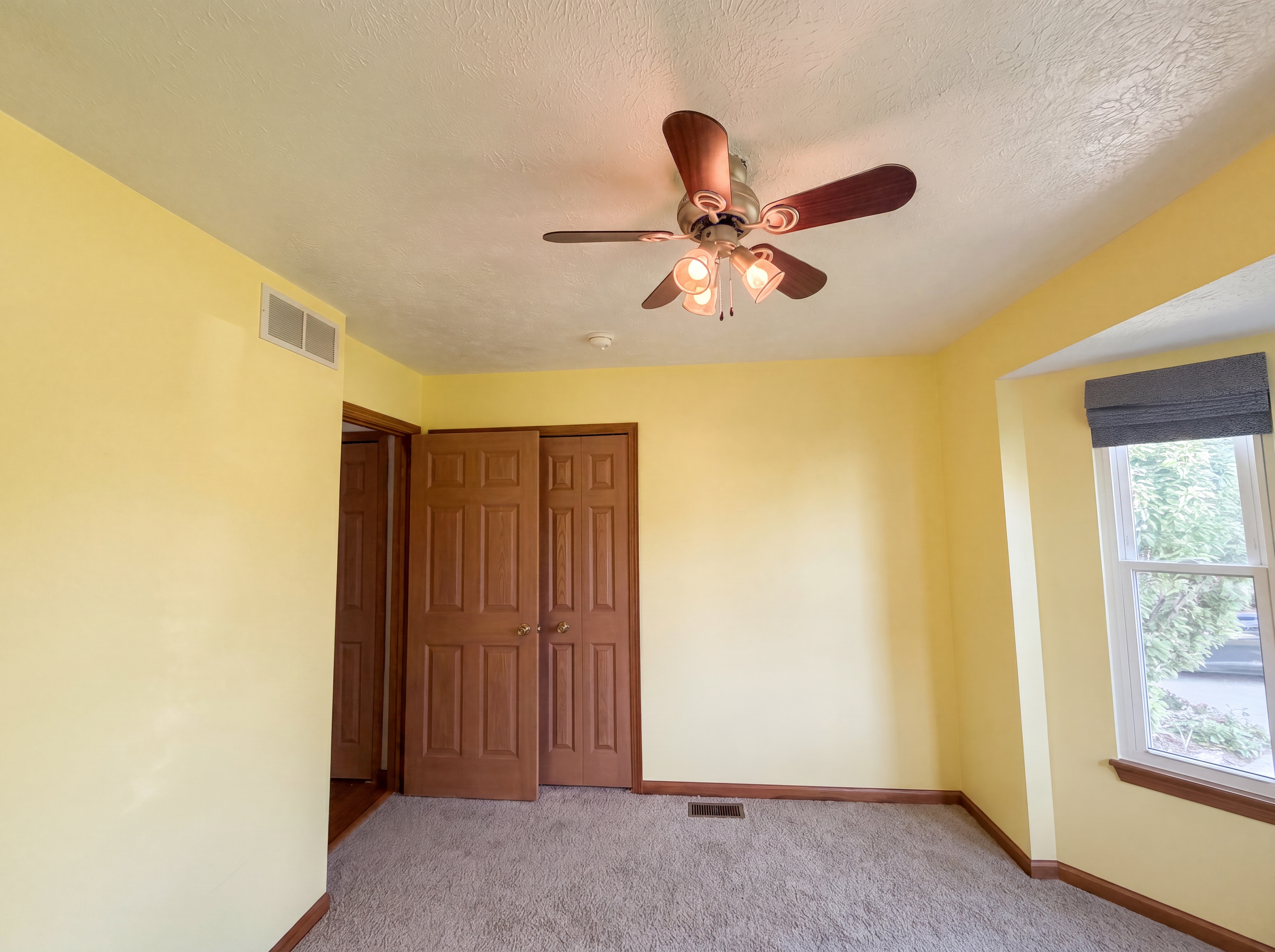 Photo 11 of 24 of 6016 W Breezeway Dr, North Ridgeville, OH