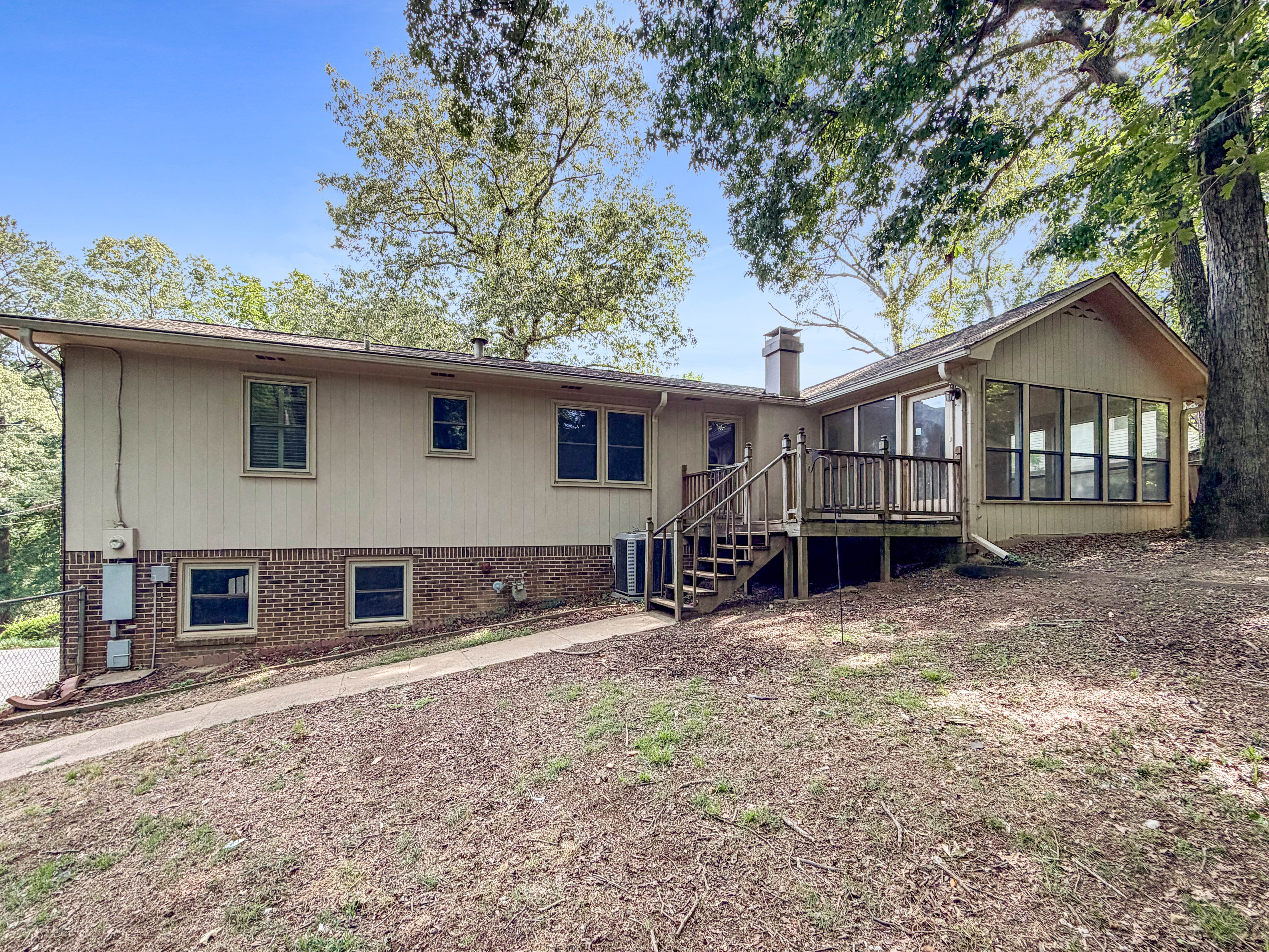 Photo 5 of 24 of 3495 Flintshire Dr, Hoover, AL