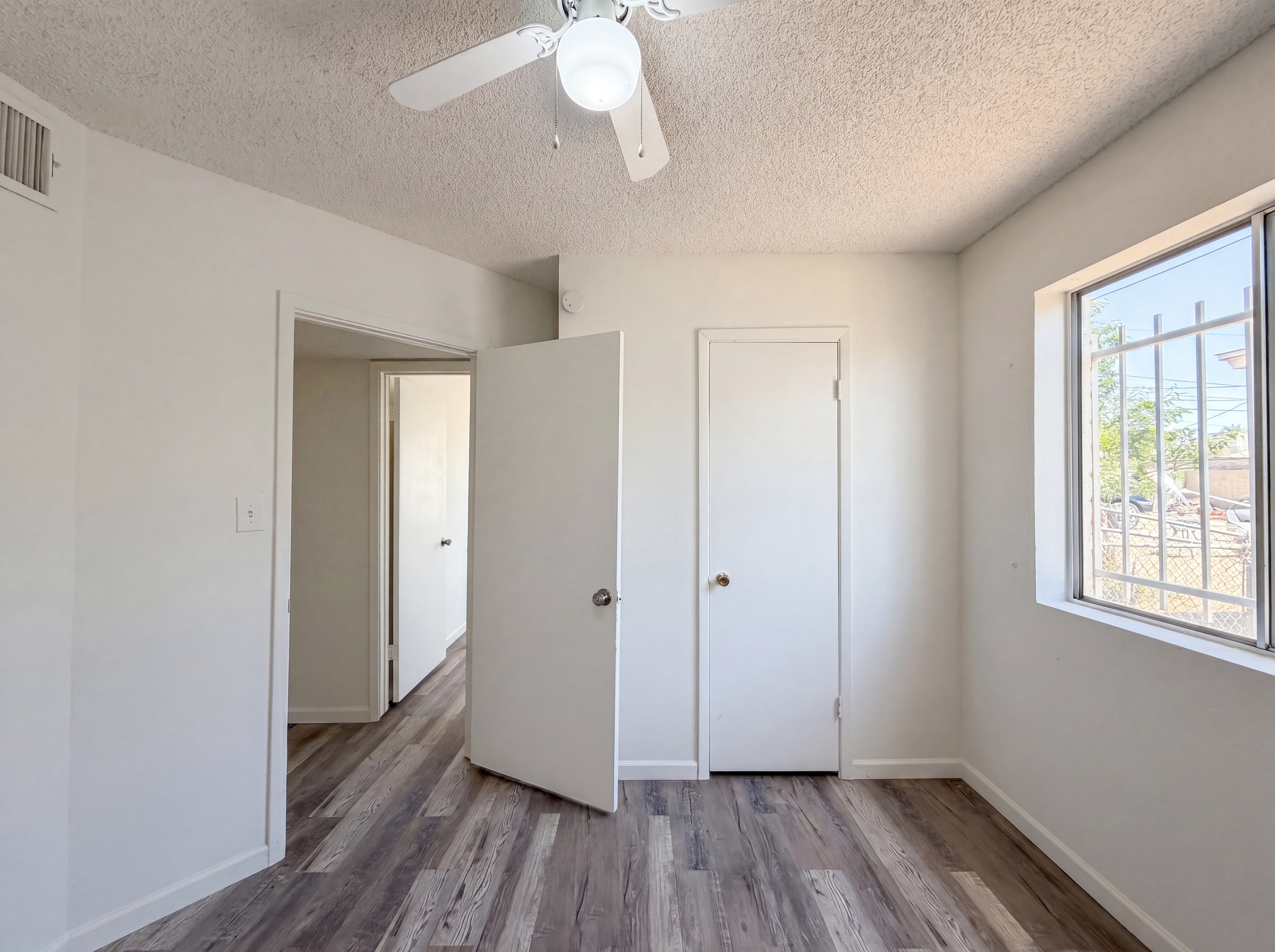 Photo 11 of 17 of 4451 S 20th St, Phoenix, AZ