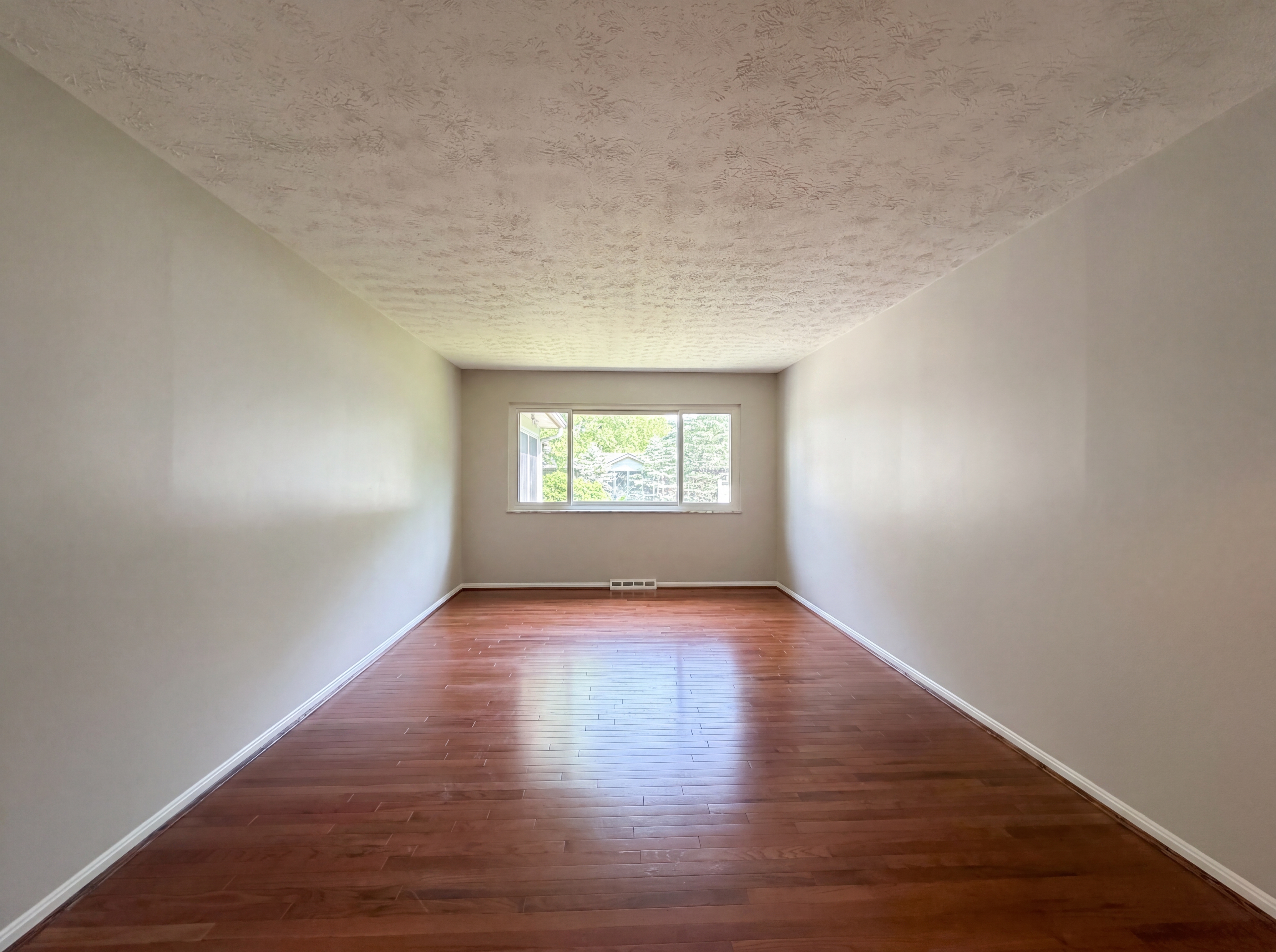 Photo 10 of 22 of 2086 Resor Rd, Fairfield, OH