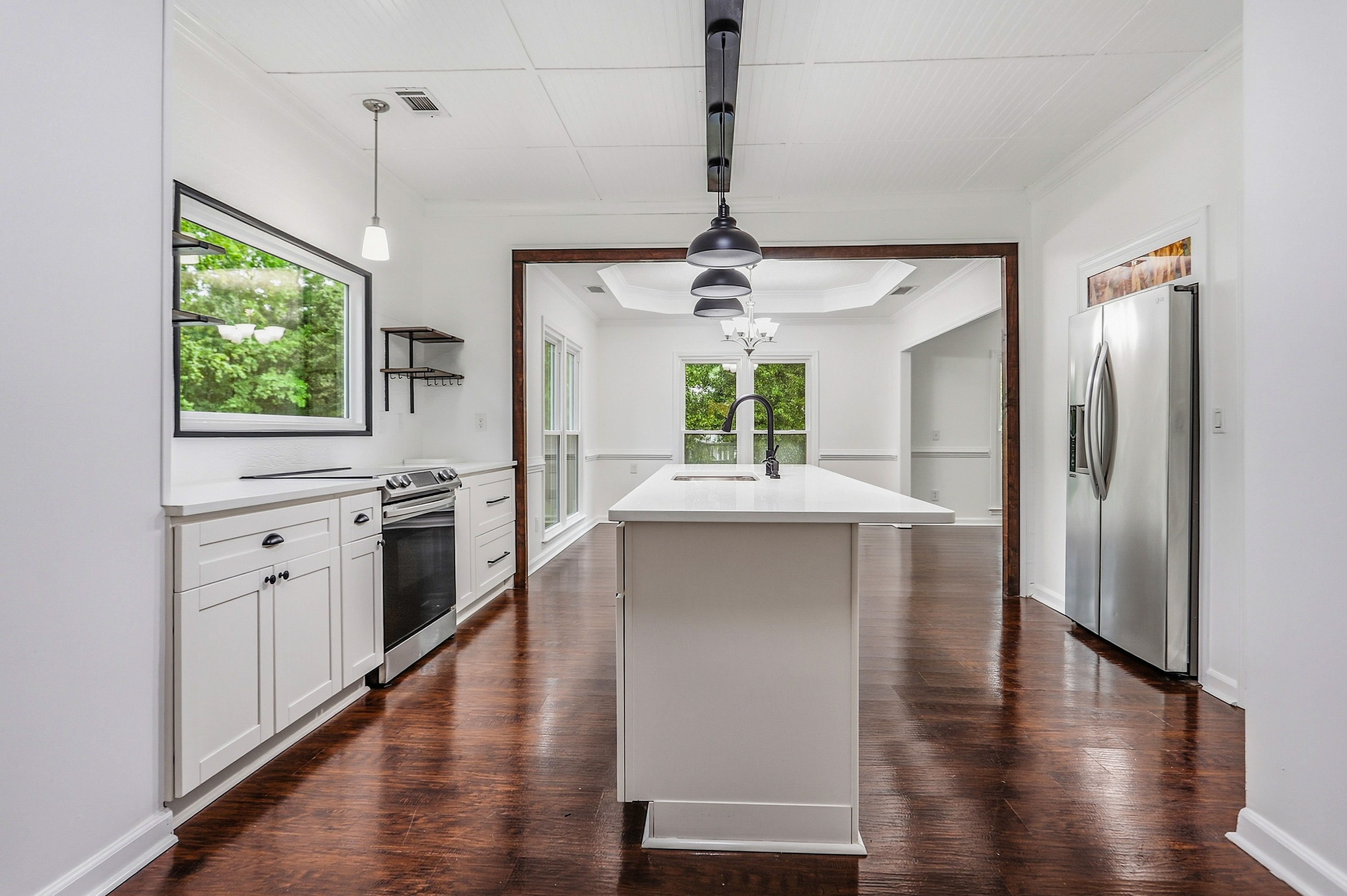 Photo 10 of 40 of 1025 Crown Corners Dr, McDonough, GA