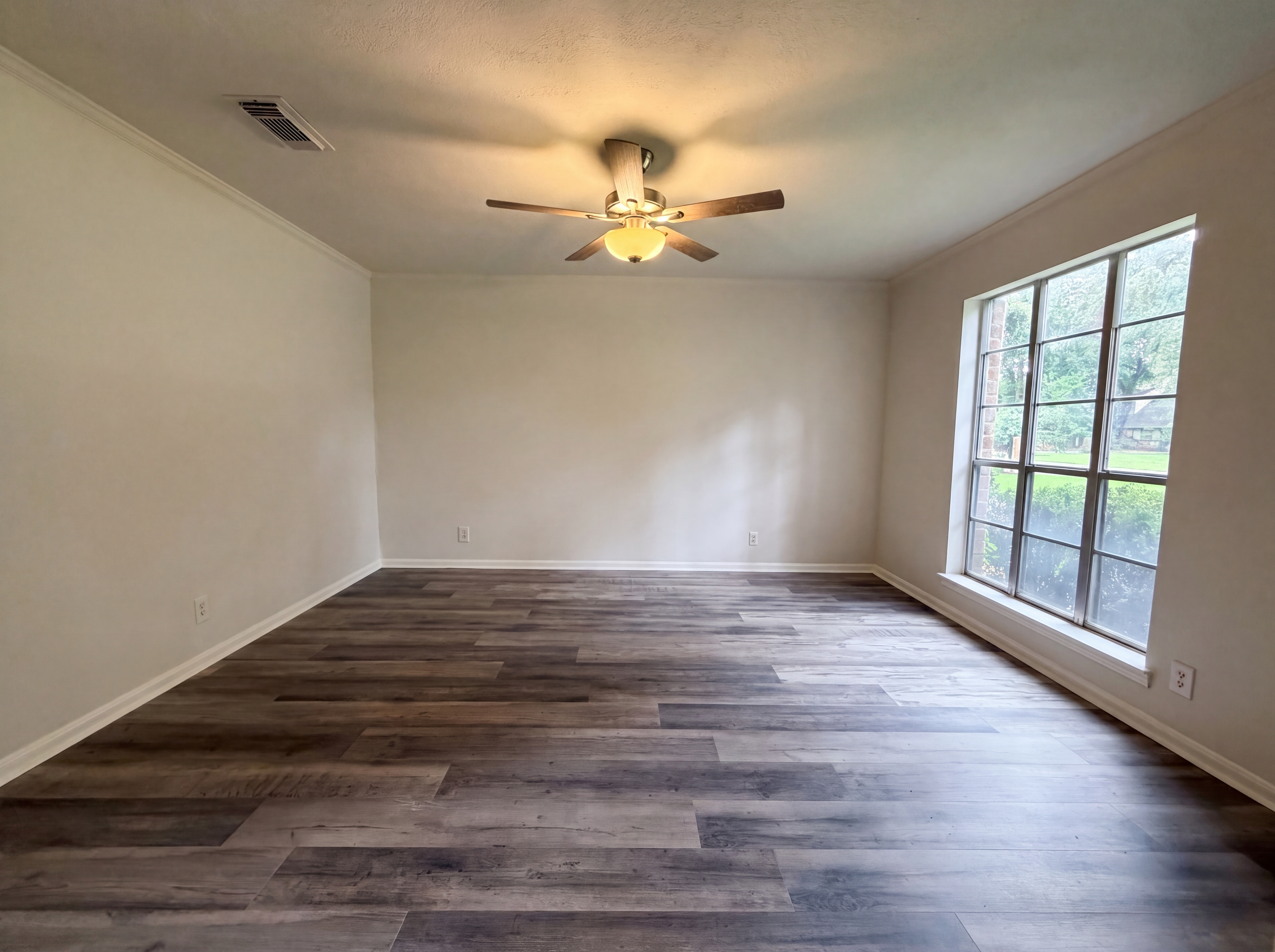 Photo 7 of 23 of 17518 Rustington Dr, Spring, TX