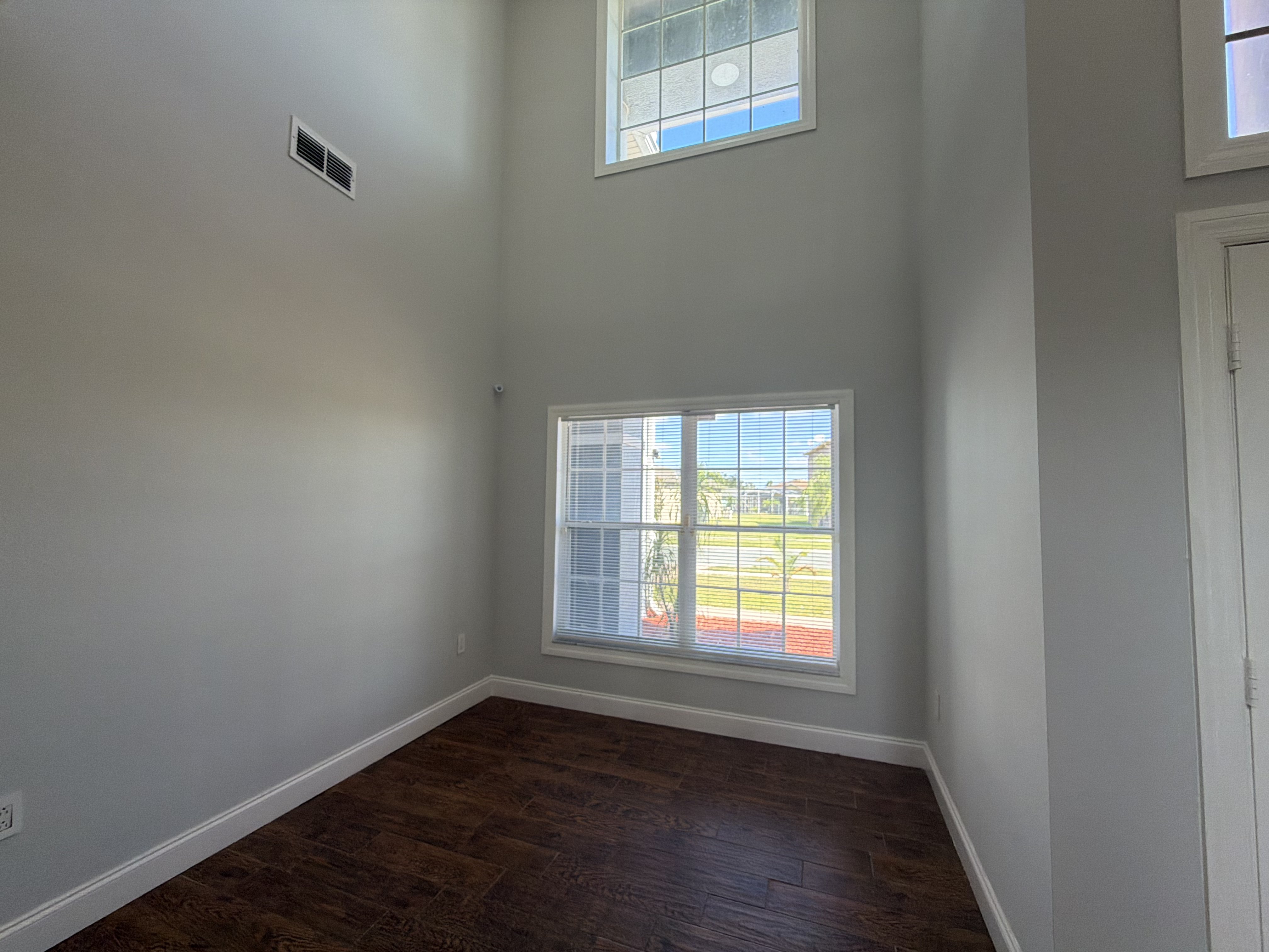 Photo 13 of 57 of 2541 Jasmine Trace Dr, Kissimmee, FL
