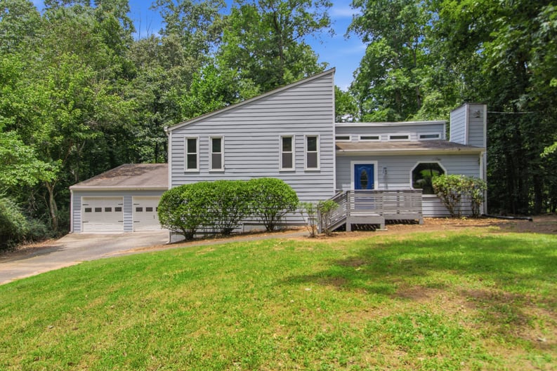 Property photo 1 of 1035 Lakewood Dr