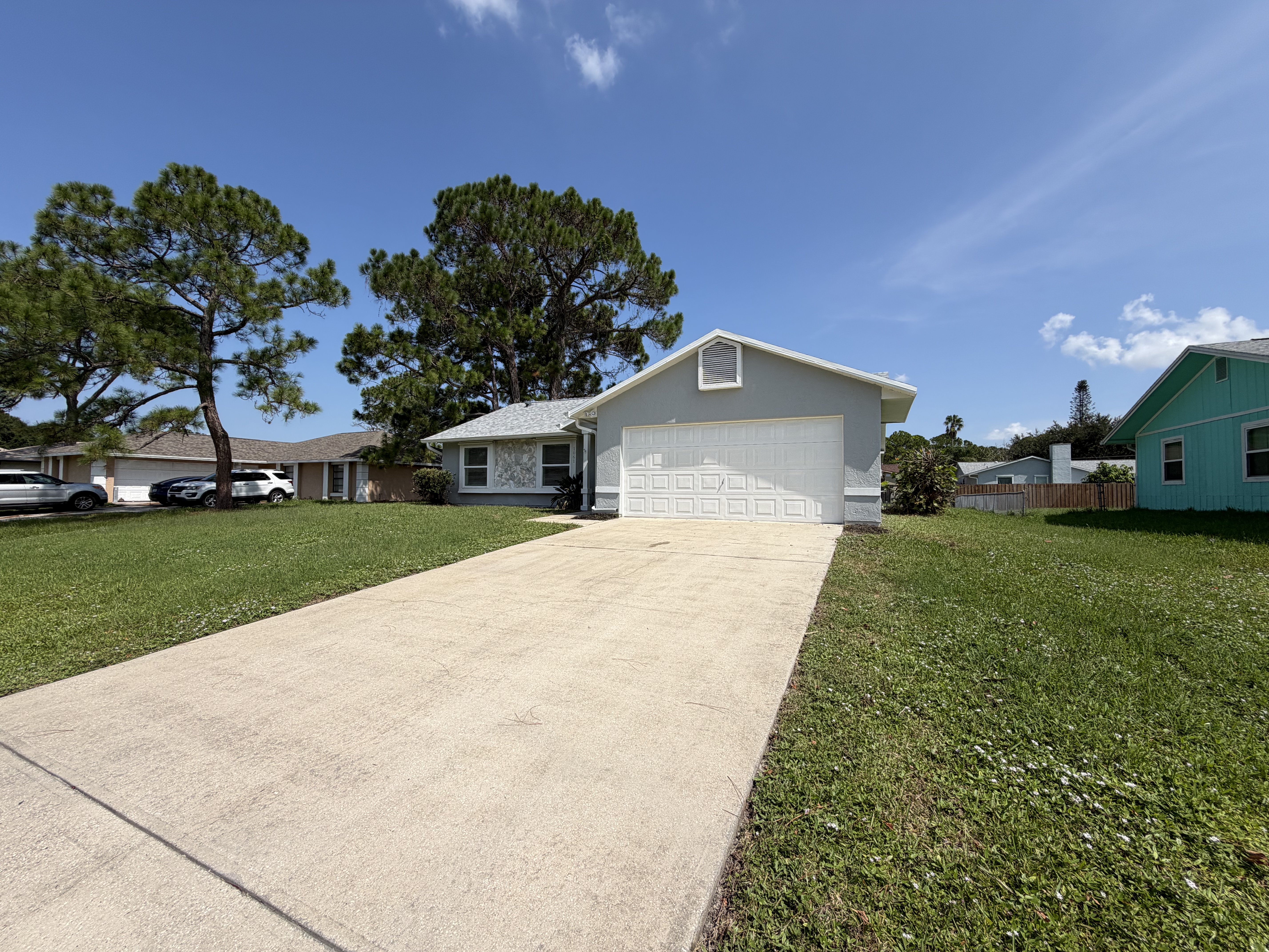 Photo 23 of 28 of 1061 Hunt St NW, Palm Bay, FL