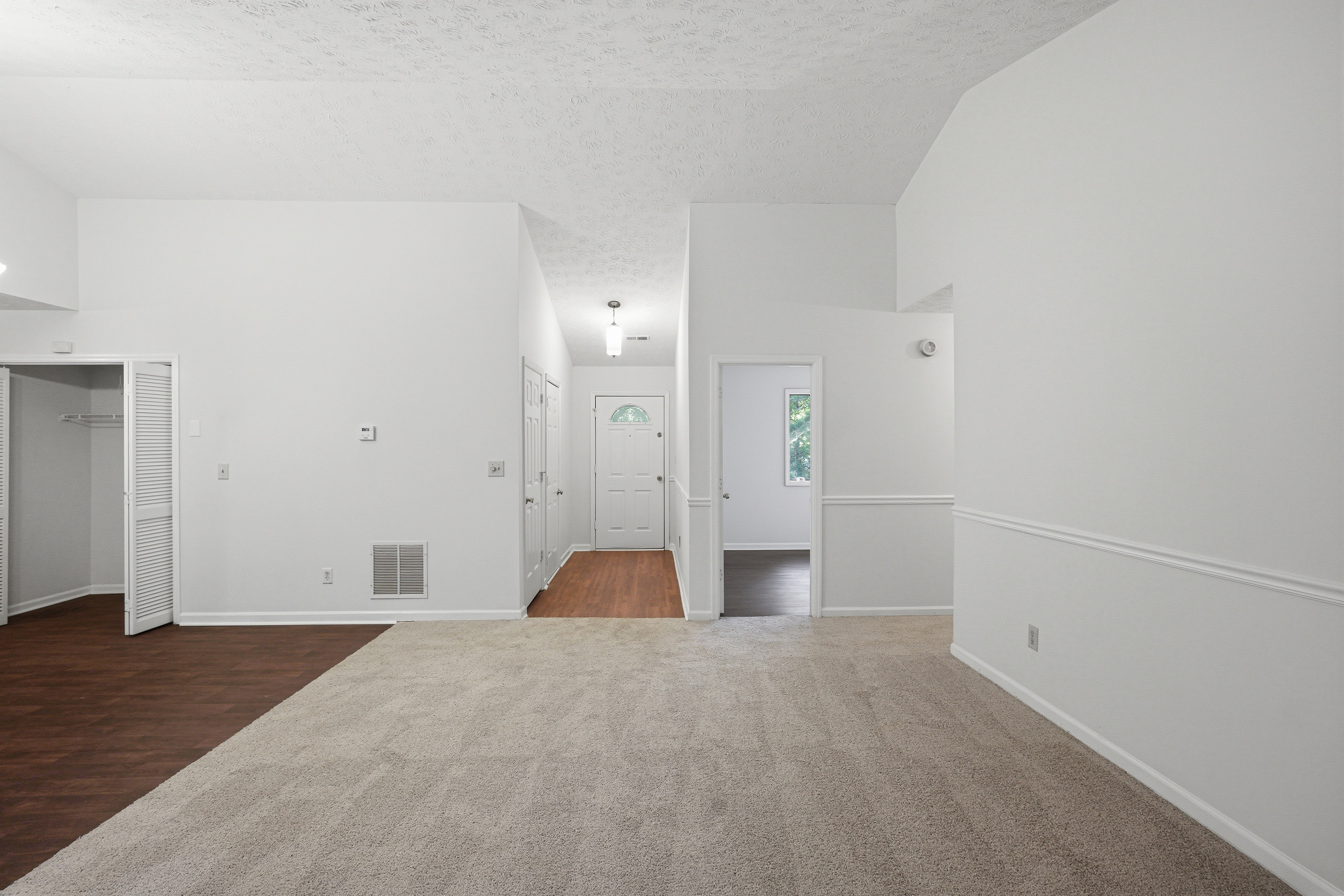 Photo 7 of 33 of 140 Forrest Brook Dr, Palmetto, GA
