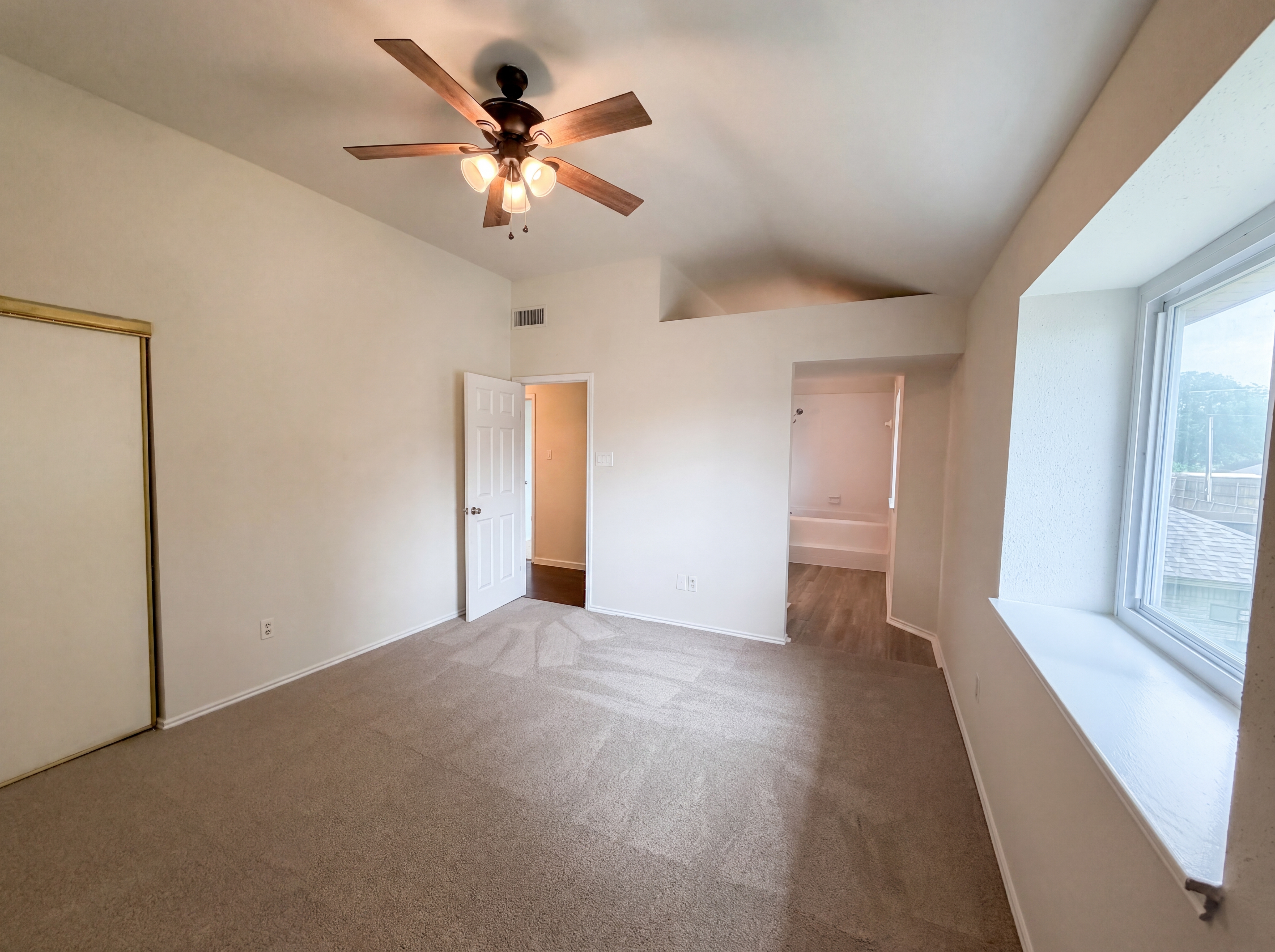 Photo 15 of 19 of 2804 Rice Dr, Rowlett, TX