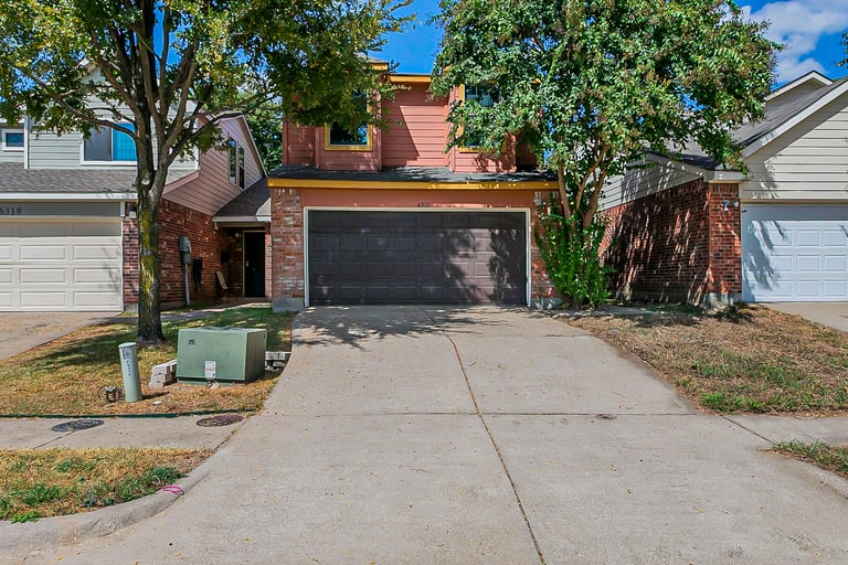 Photo 1 of 21 - 6321 Benavides Dr, Dallas, TX 75217