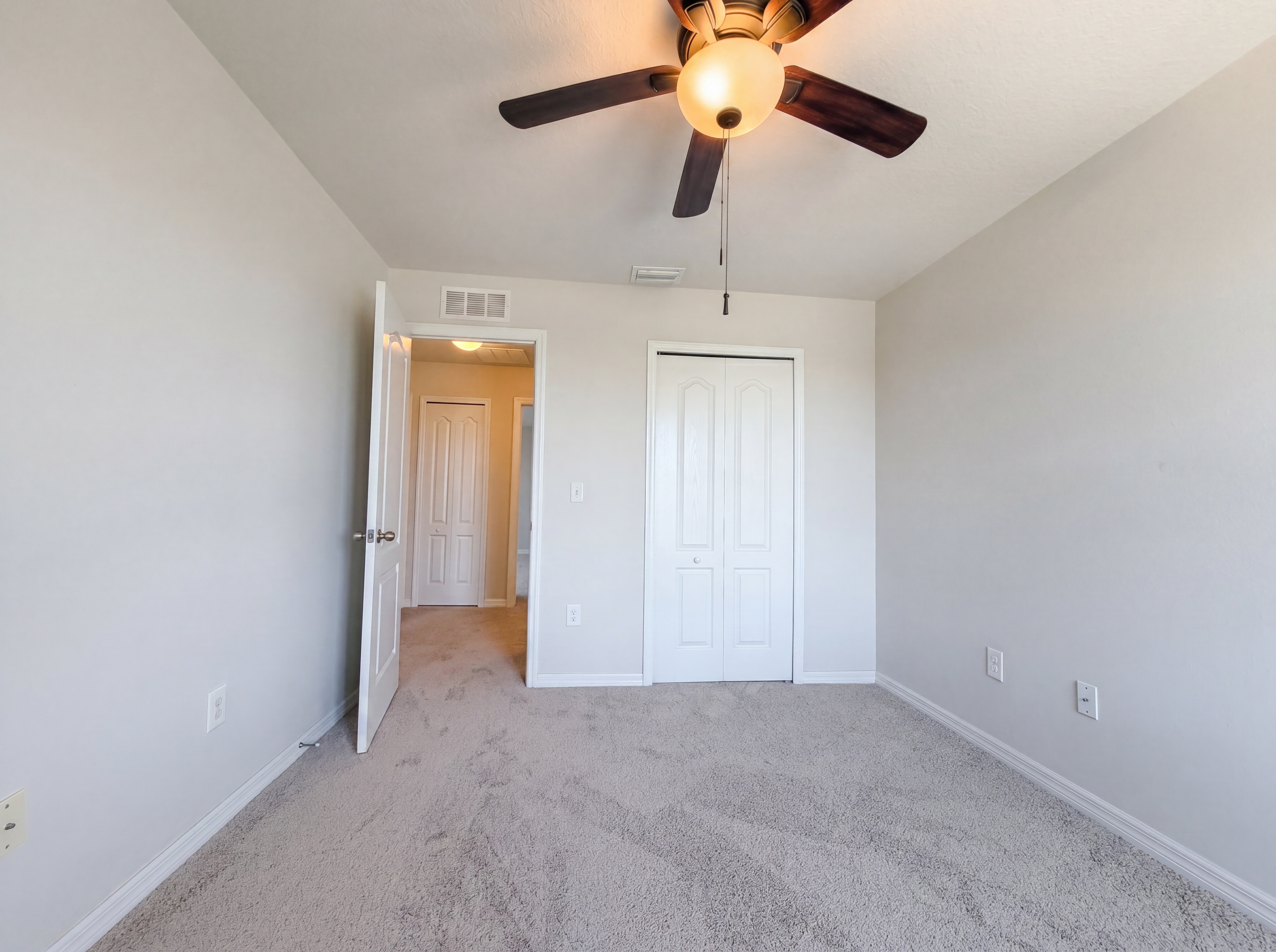 Photo 23 of 32 of 14405 Scottburgh Glen Dr, Wimauma, FL