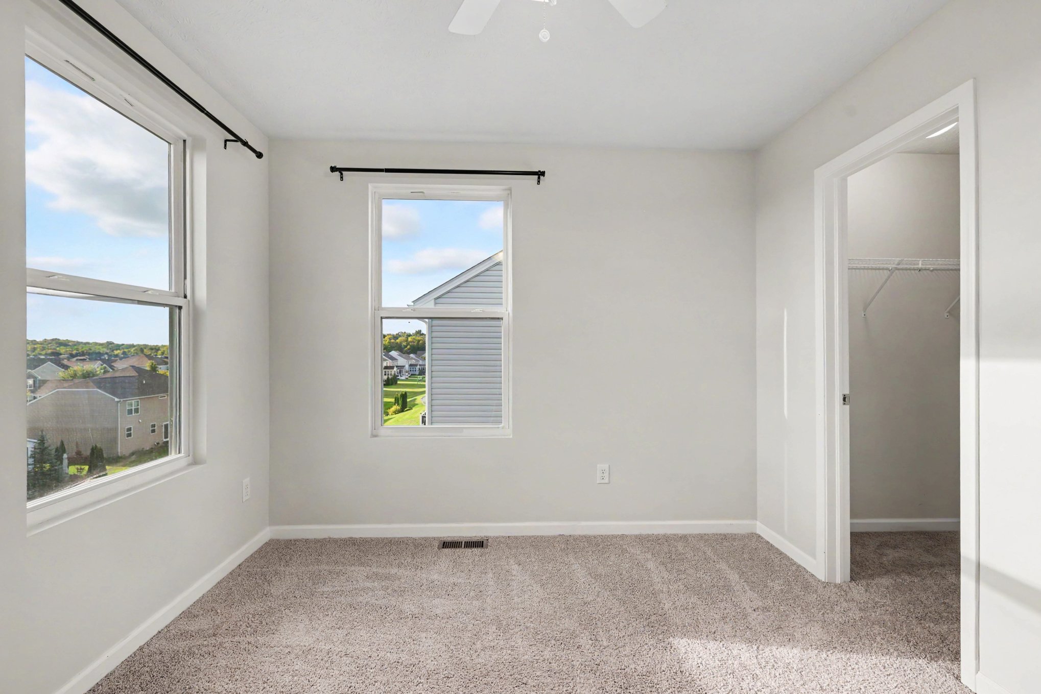 Photo 8 of 17 of 57 Garnett Cir, Copley, OH