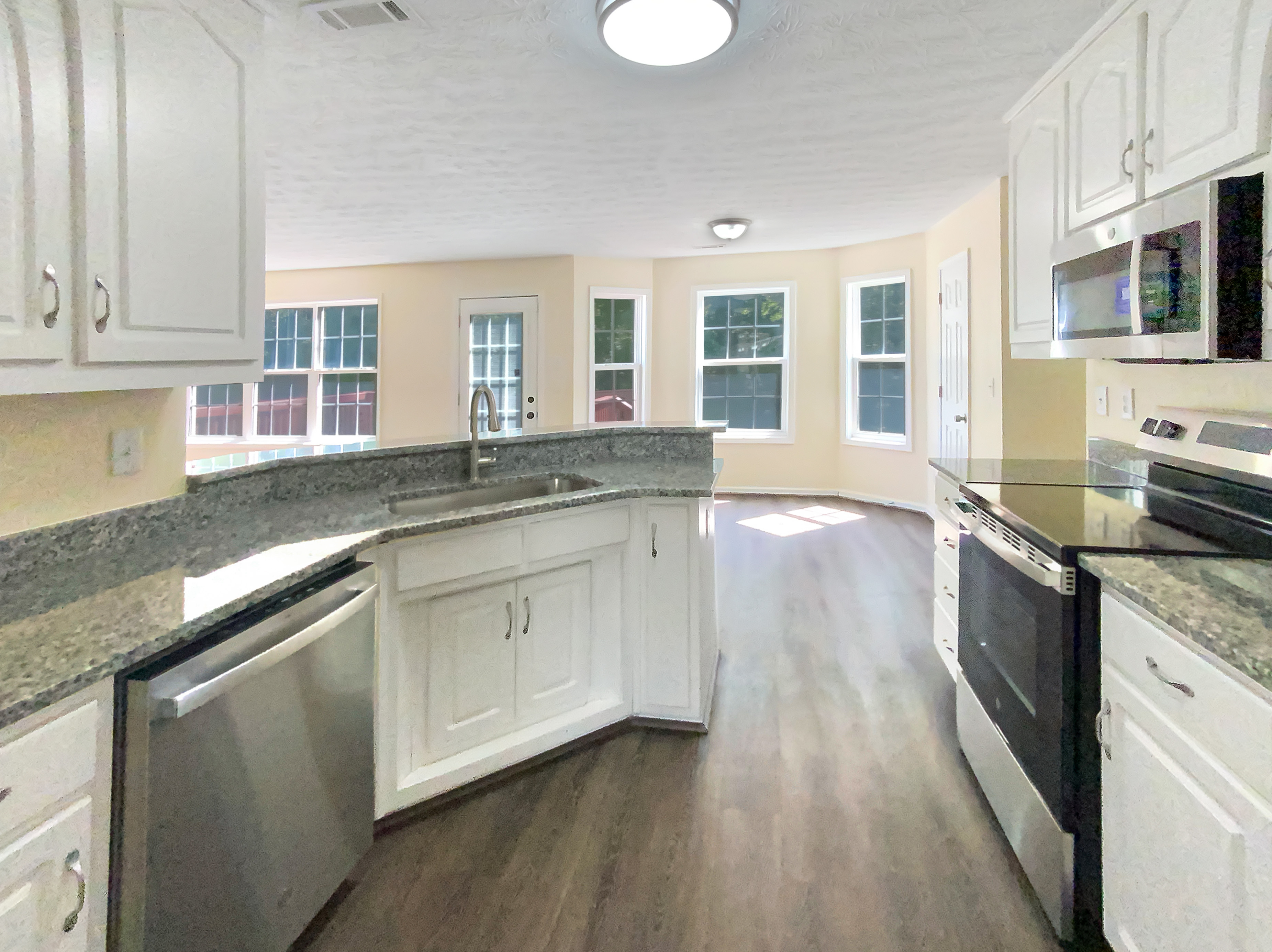 Photo 6 of 30 of 470 Trelawney Cir, Covington, GA