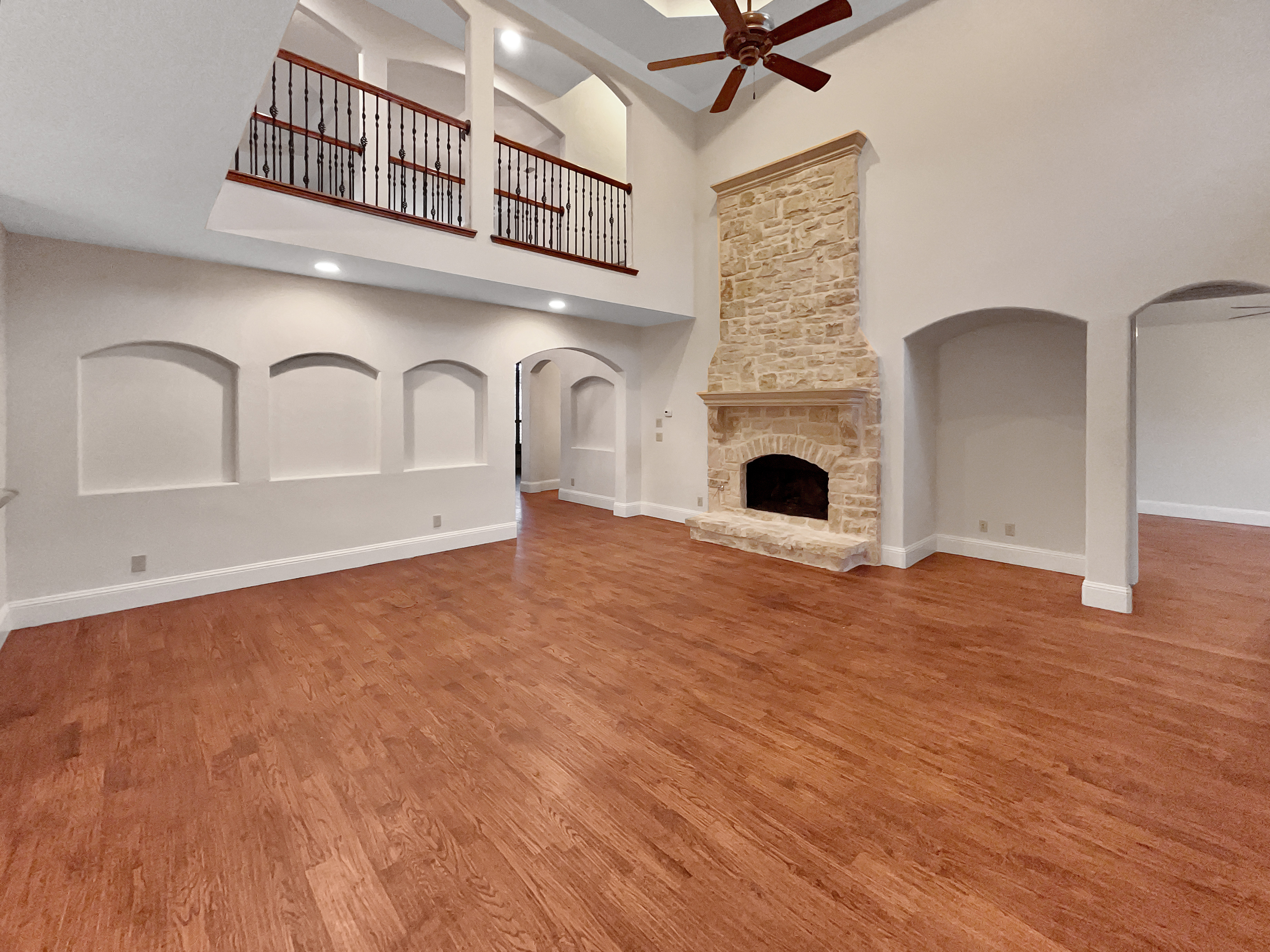 Photo 3 of 36 of 913 Clack Dr, Garland, TX