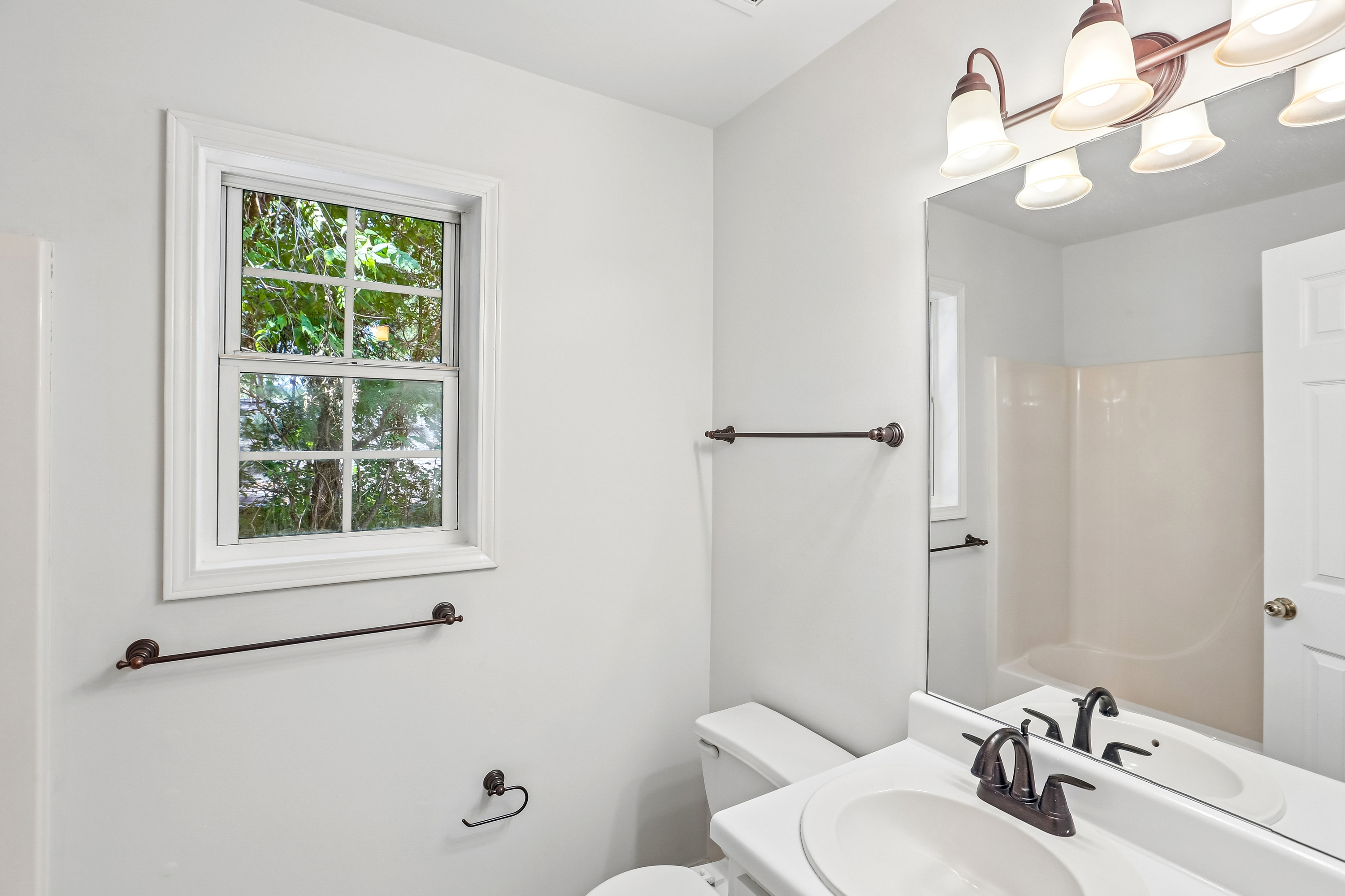 Photo 31 of 47 of 5511 Pond Mill Ct, Flowery Branch, GA