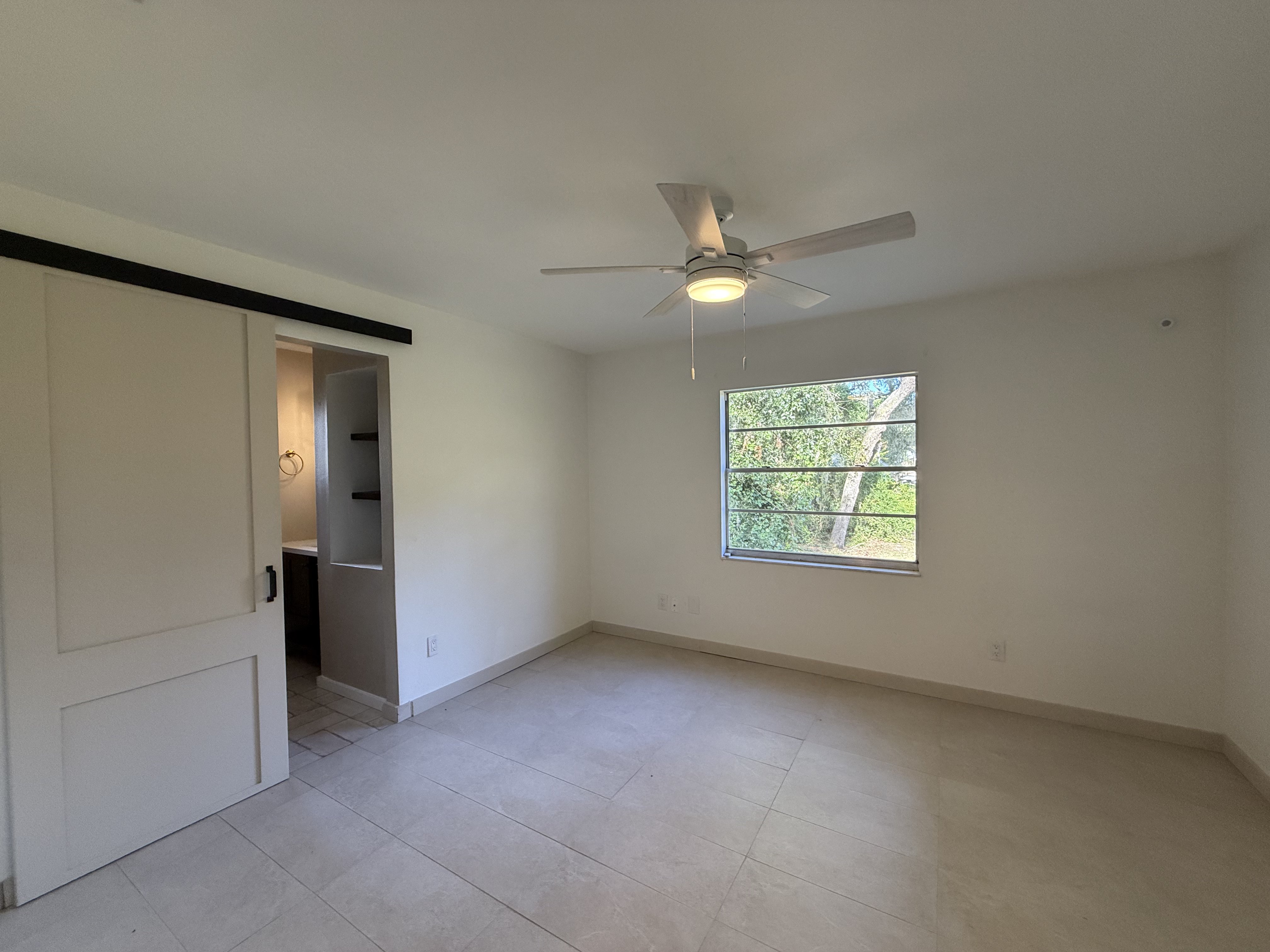 Photo 4 of 15 of 34390 Orchid Pkwy, Dade City, FL