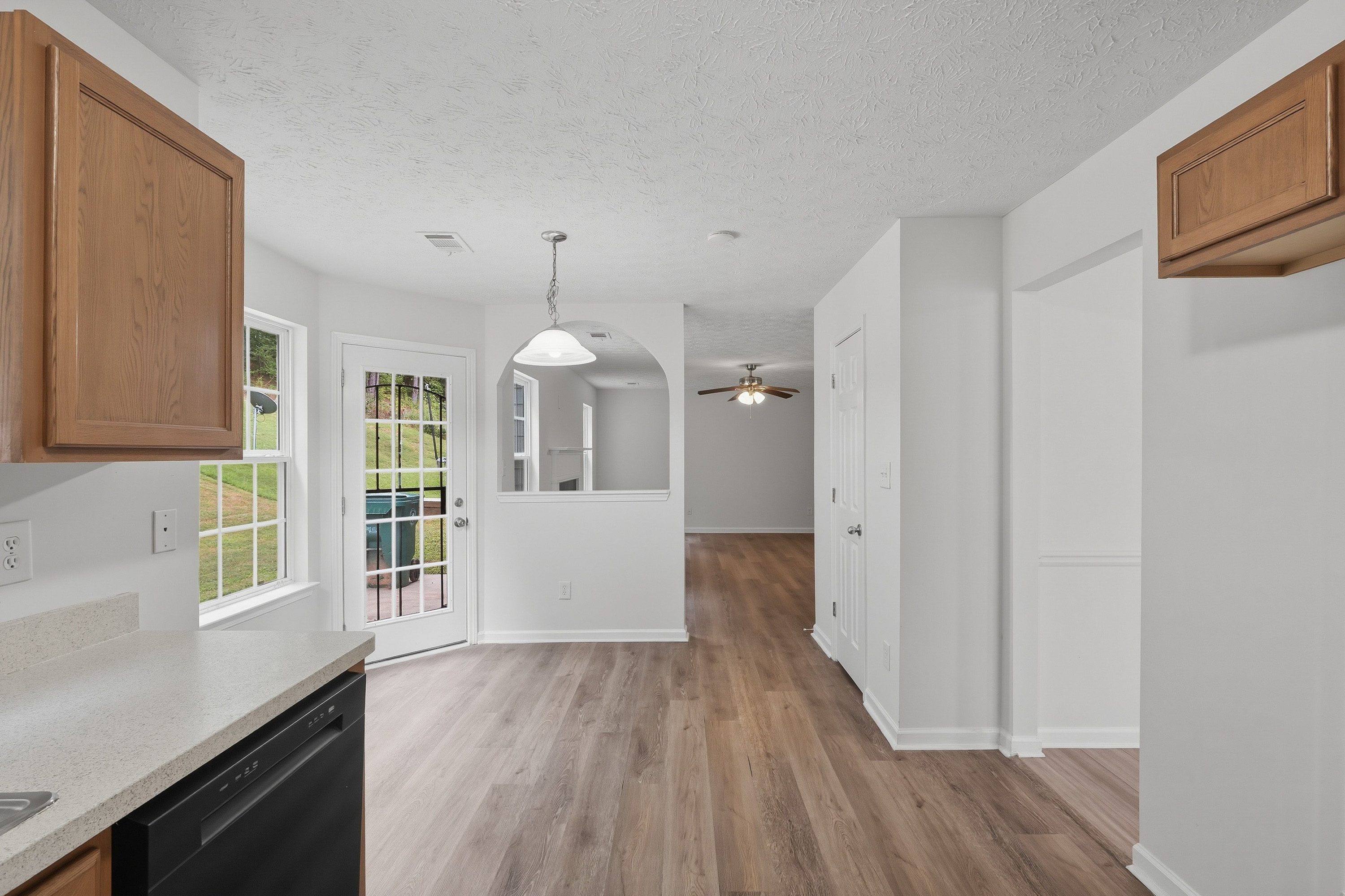 Photo 12 of 41 of 2213 Pine View Trl, Ellenwood, GA