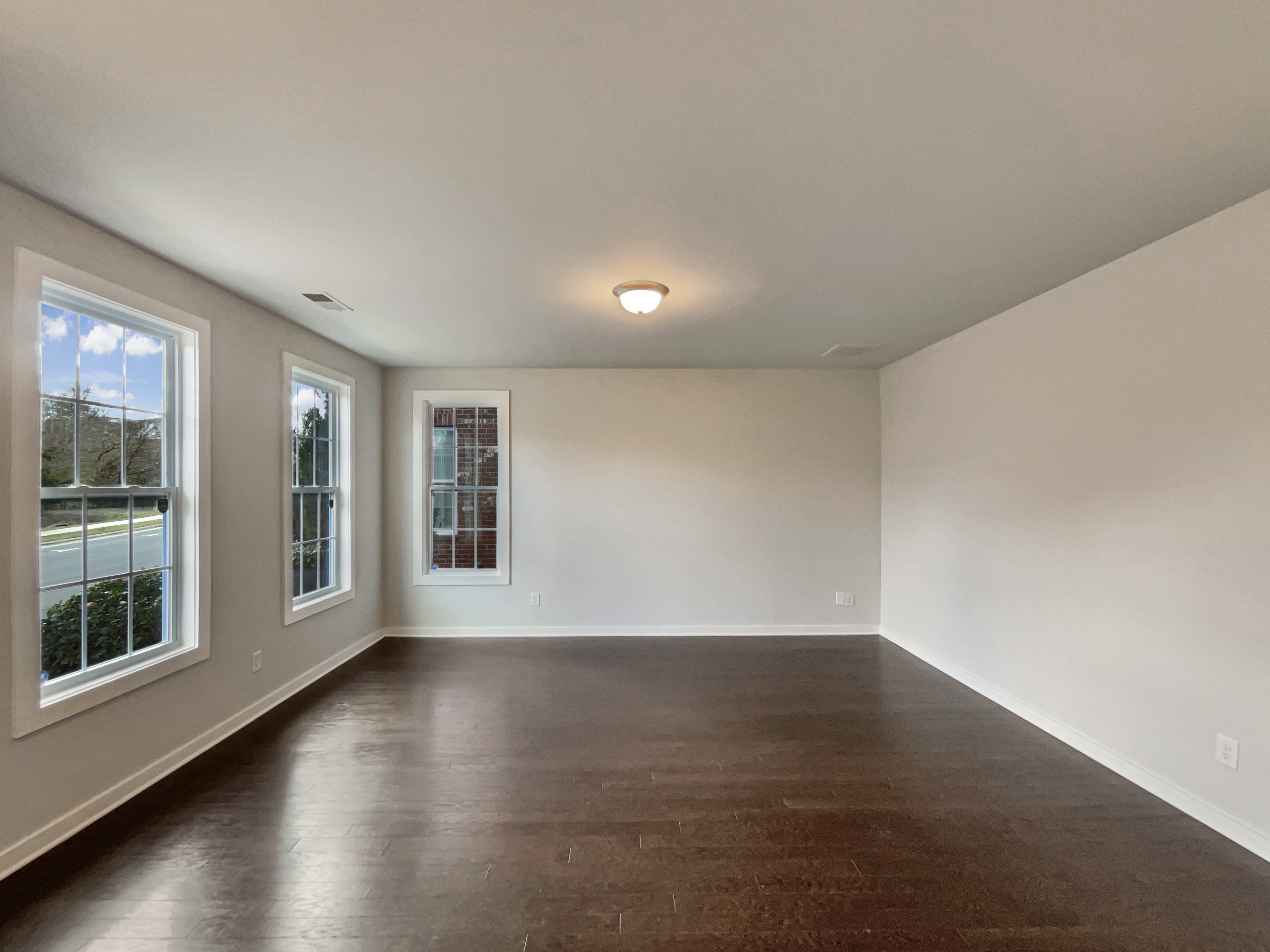 Photo 4 of 22 of 2321 Silver Crescent Dr, Charlotte, NC