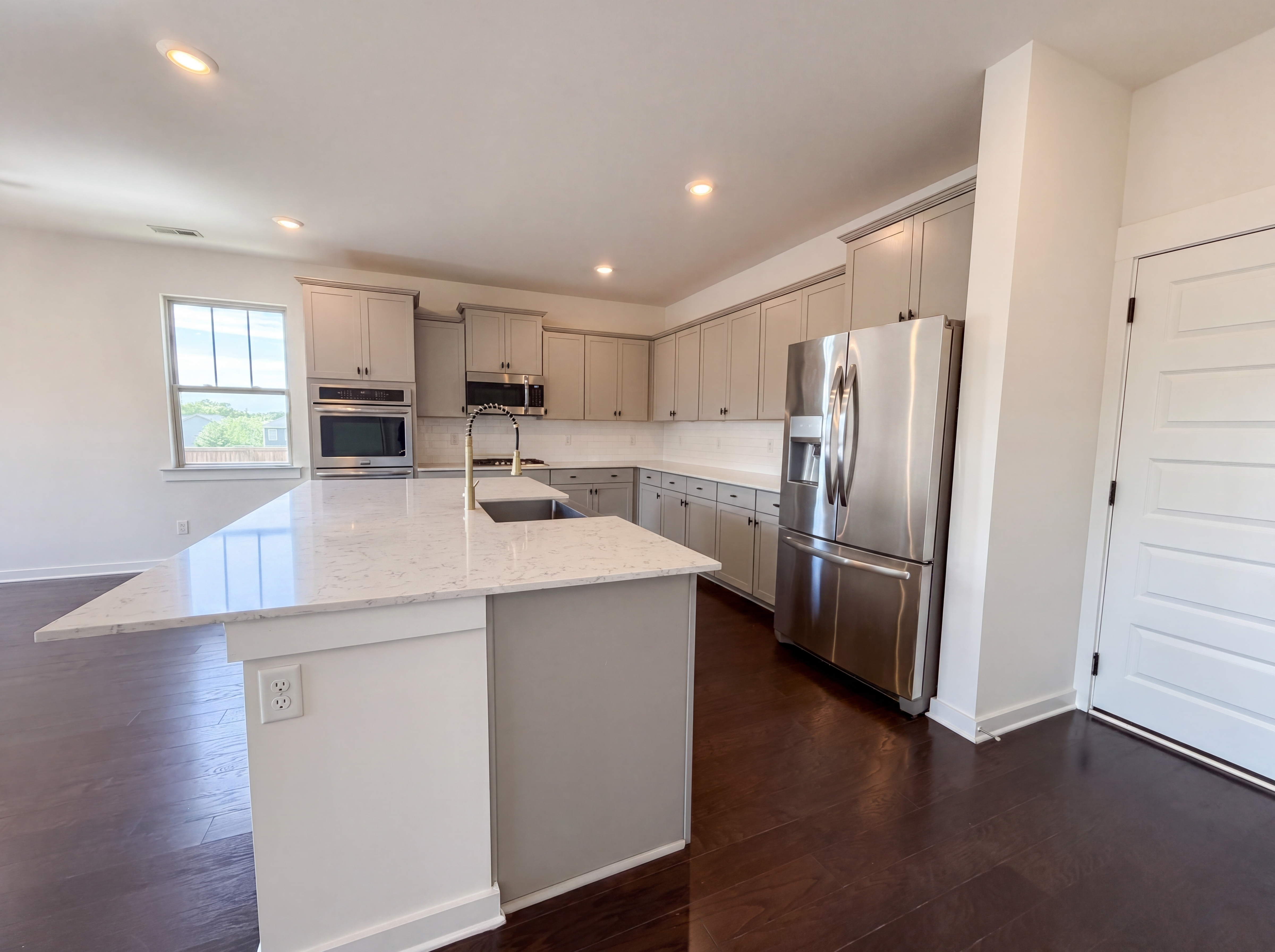 Photo 12 of 31 of 3372 Vinemont Dr, Thompsons Station, TN