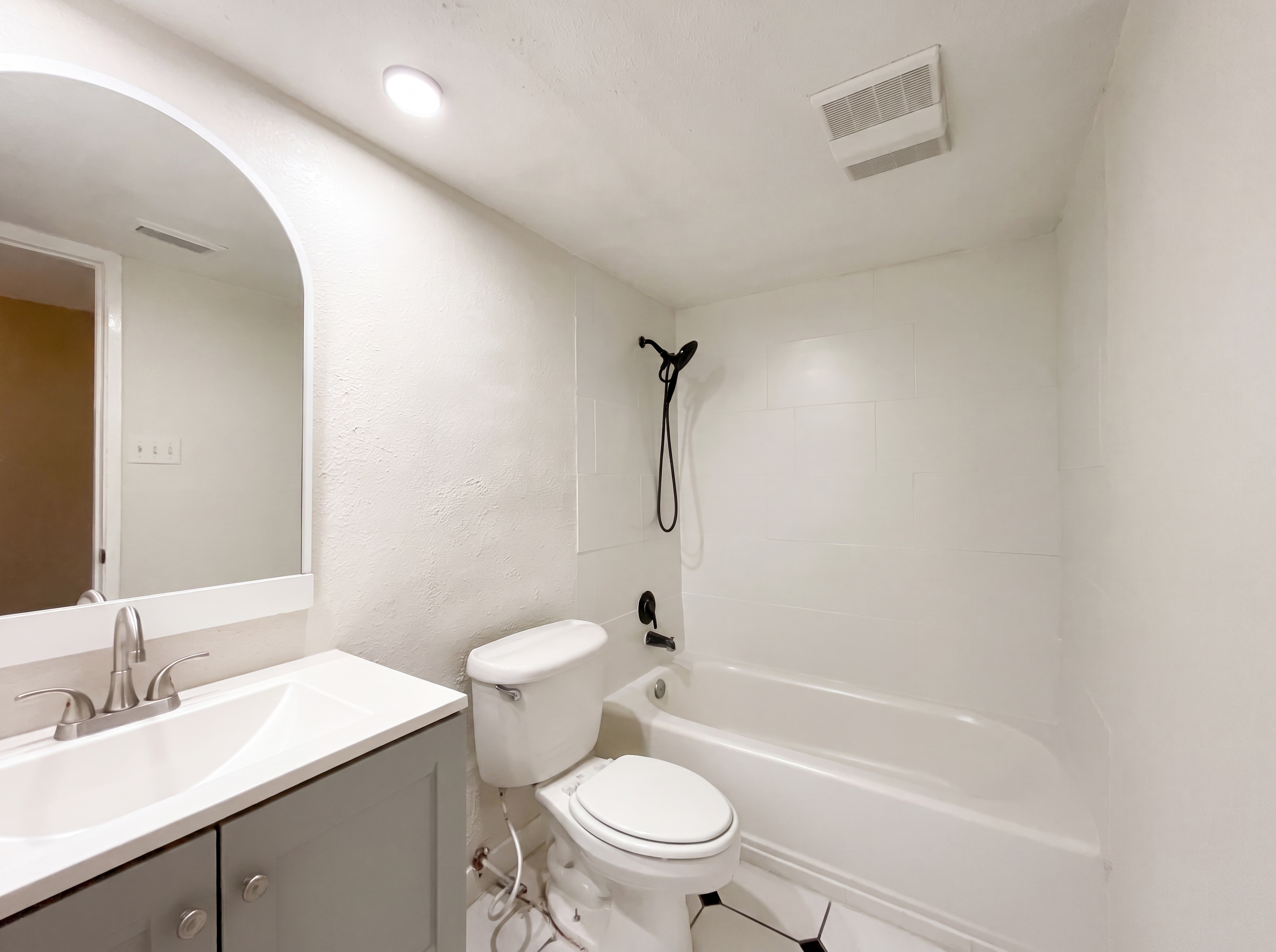 Photo 12 of 16 of 22831 Millgate Dr, Spring, TX