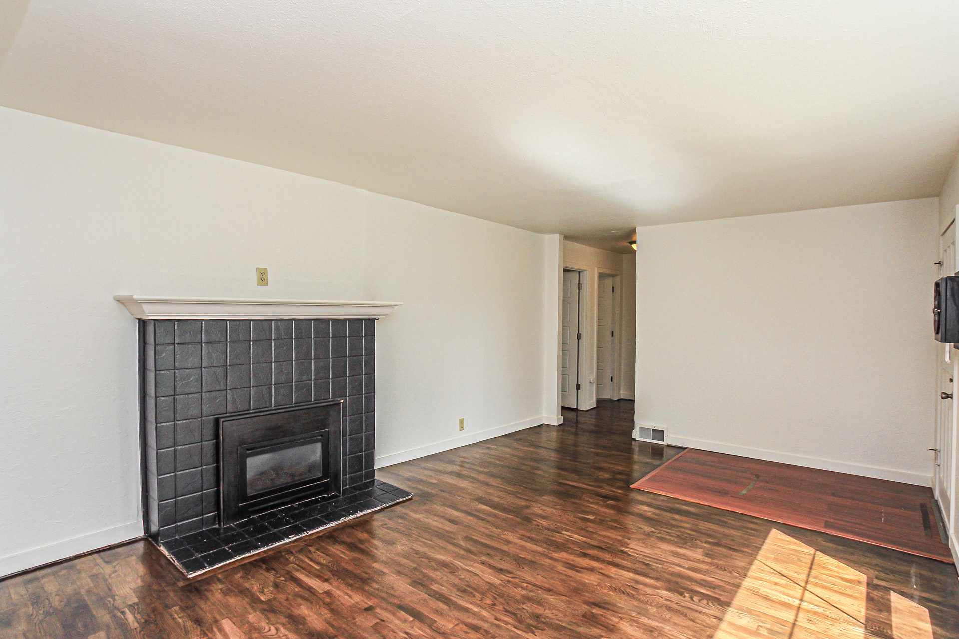Photo 18 of 21 of 6426 S G St, Tacoma, WA