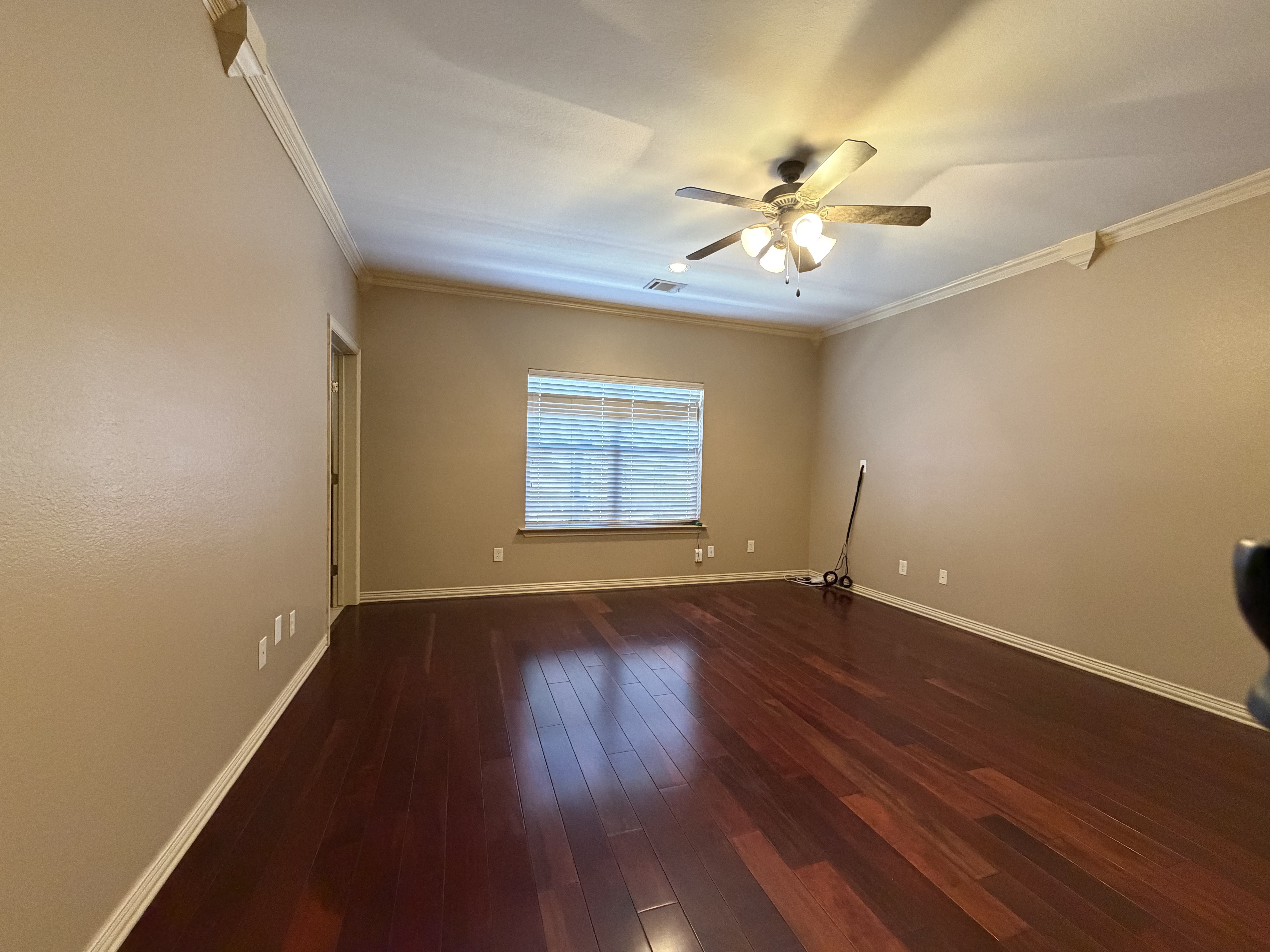 Photo 5 of 20 of 5107 Chesterfield Pl, Arlington, TX