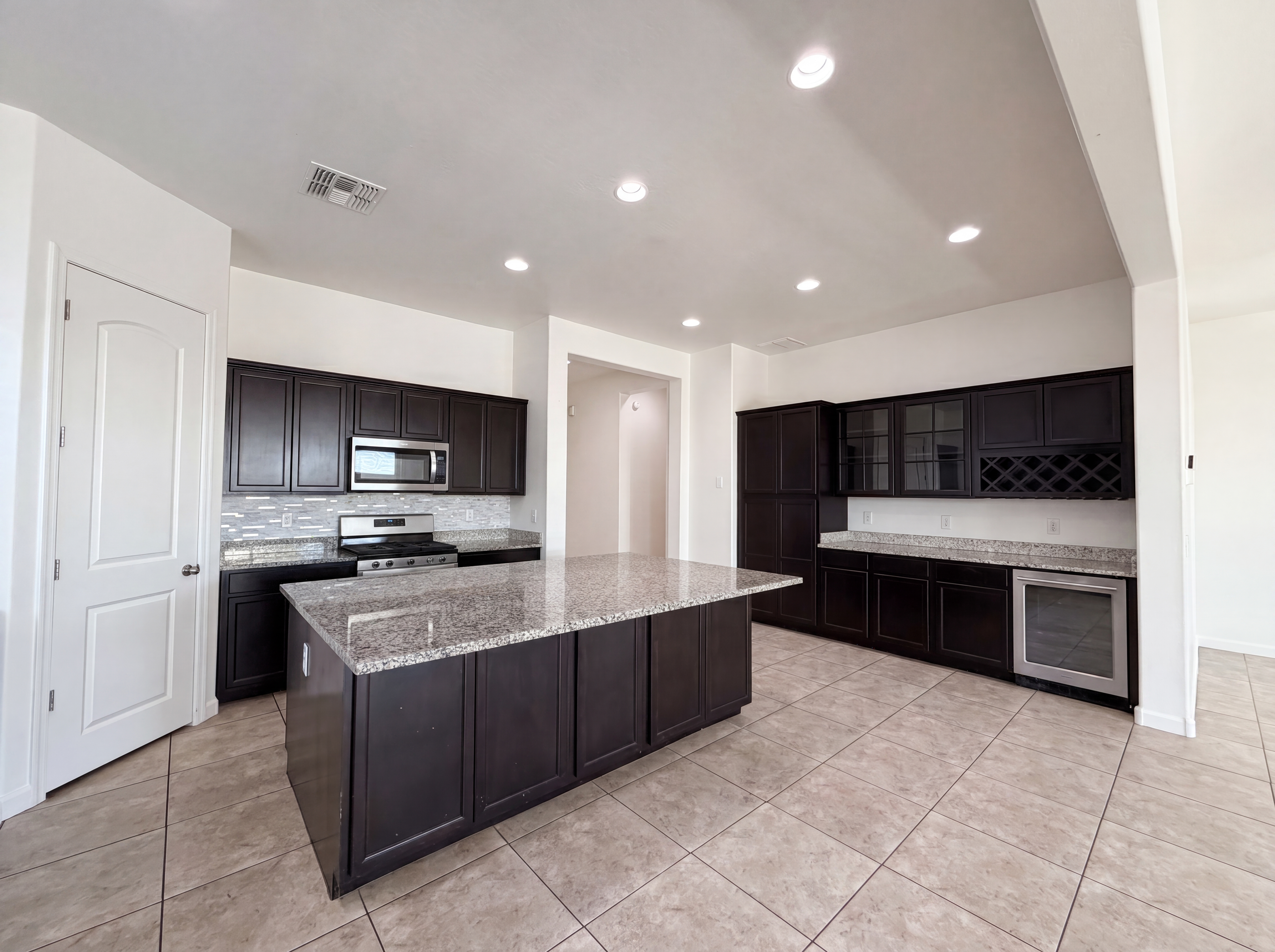 Photo 8 of 17 of 2528 N Comiskey Dr, Florence, AZ